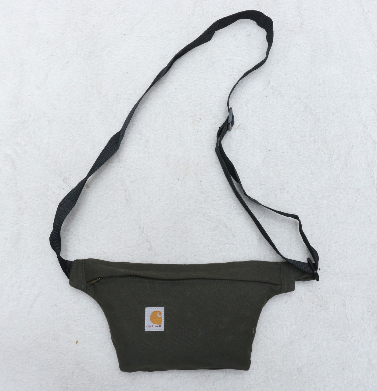 Borsa a tracolla Carhartt CR-100 in stile rivisitato