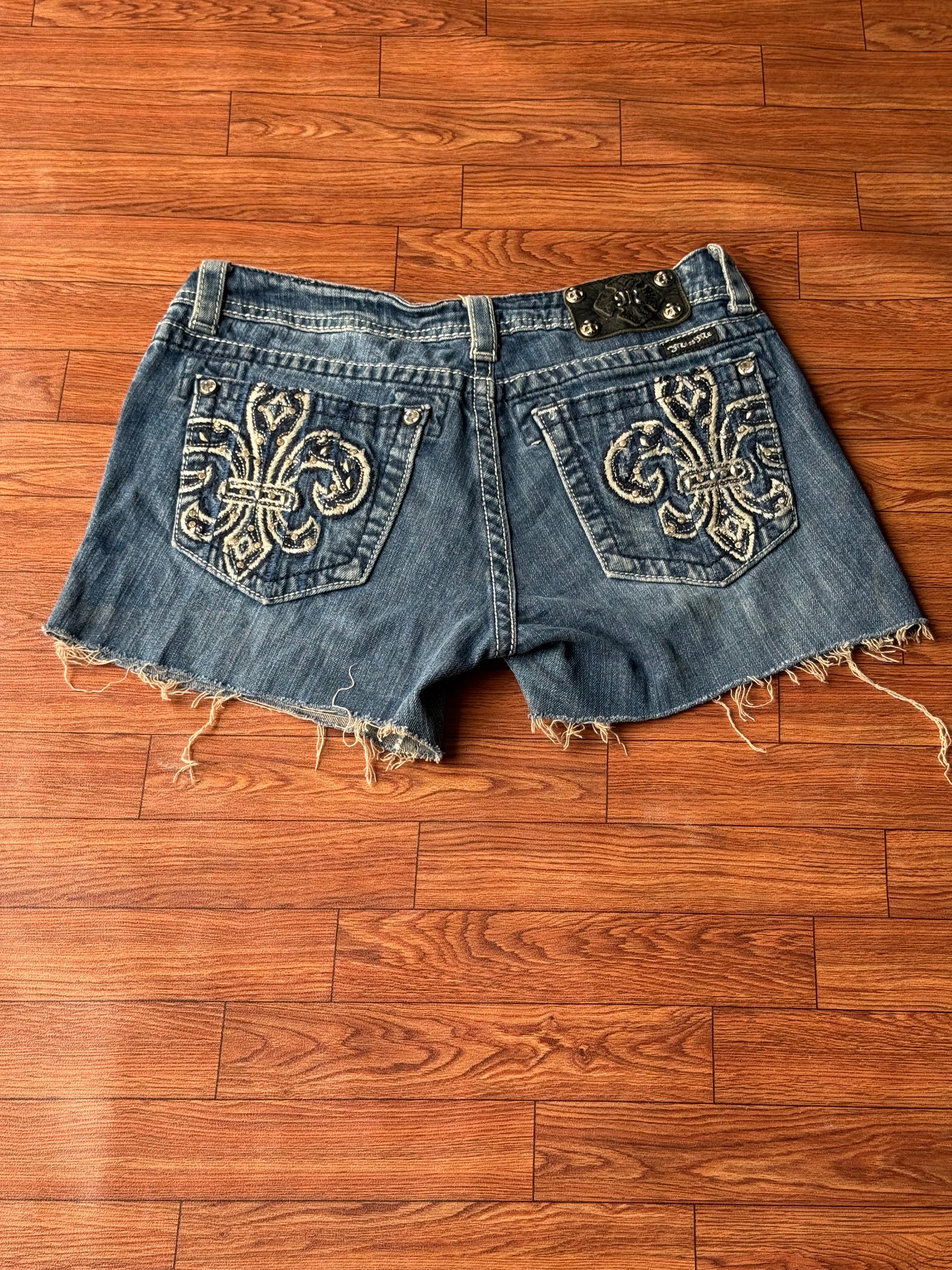Miss me, True Religion und Rock Revival Shorts