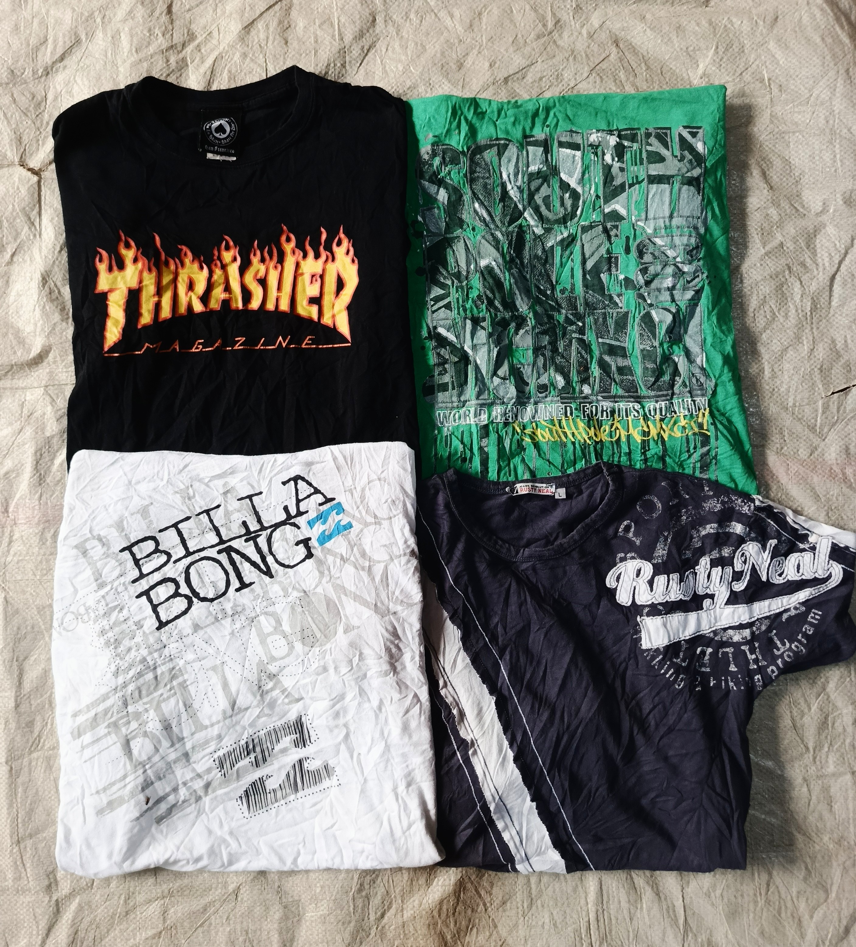サーフウェアとヴィンテージグラフィックTシャツ