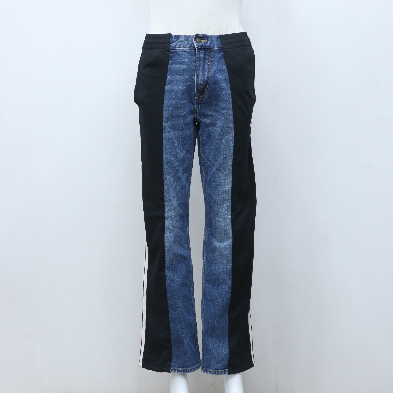 CR-117 Pantaloni Denim con Pannello Rielaborato