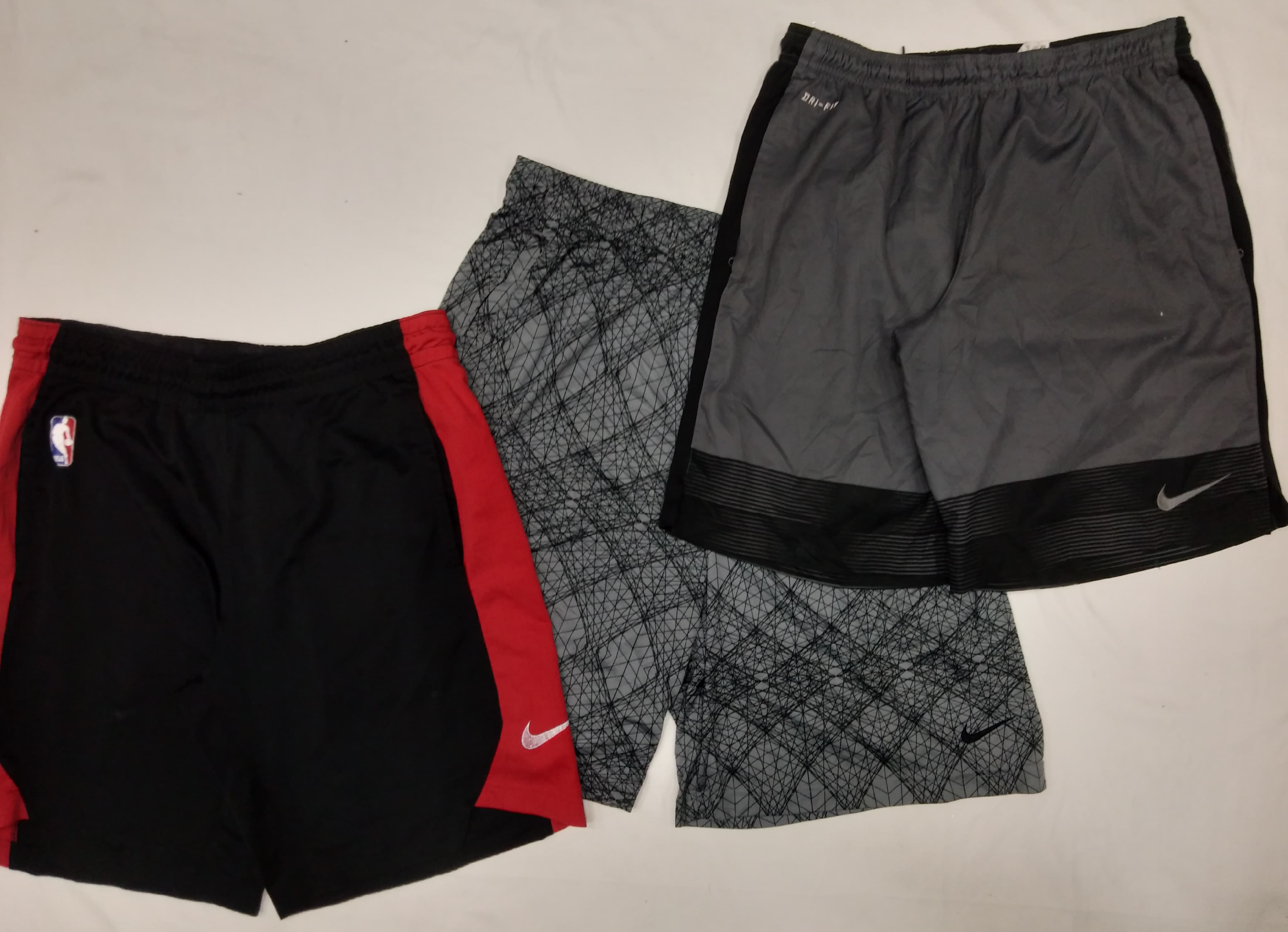 ZH0131 Nike Sport Shorts - 17 Pcs