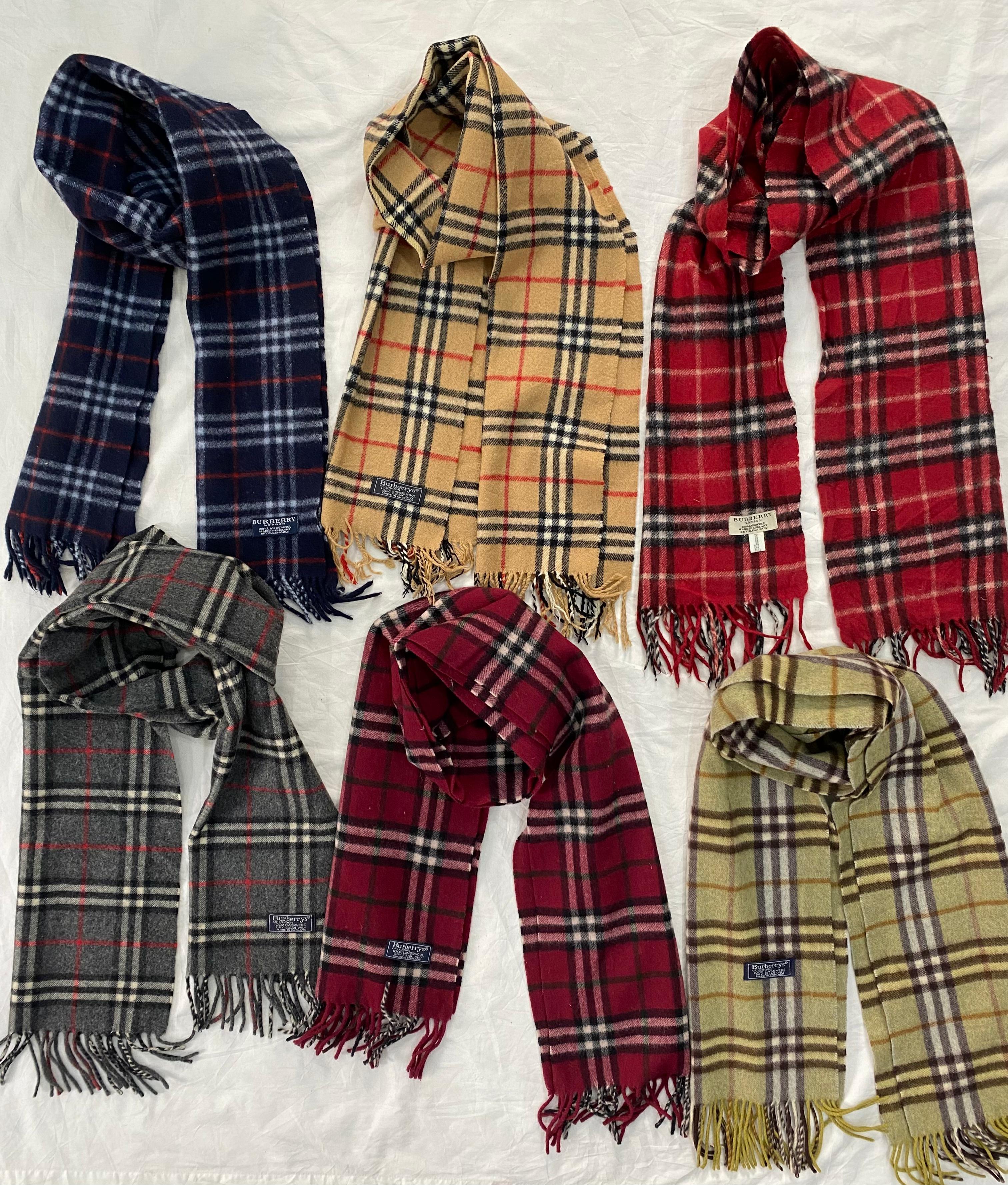 Sciarpe Burberry firmate - 18 pezzi