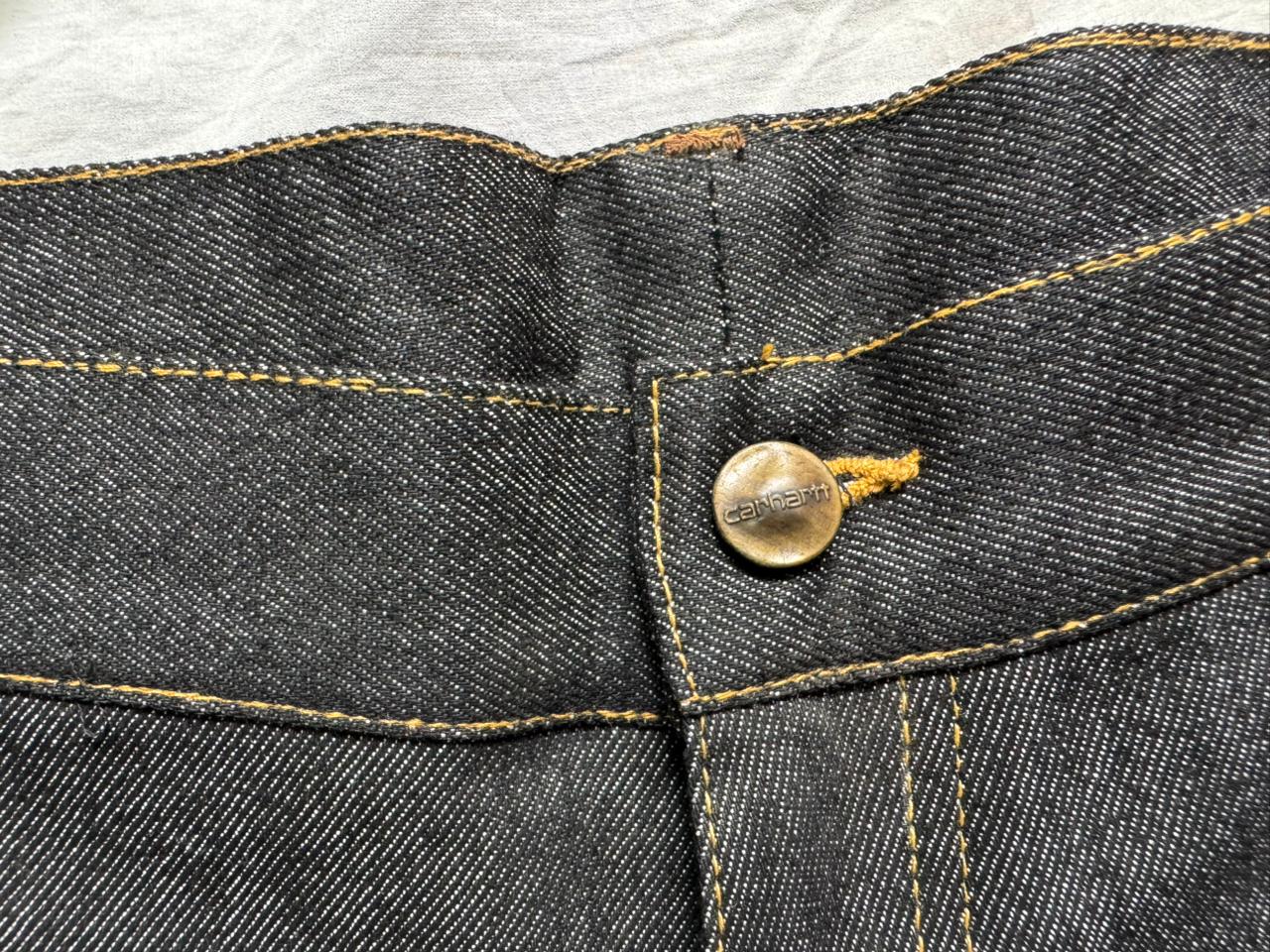 Shorts de Denim Preto Carhartt Estilo Rework.