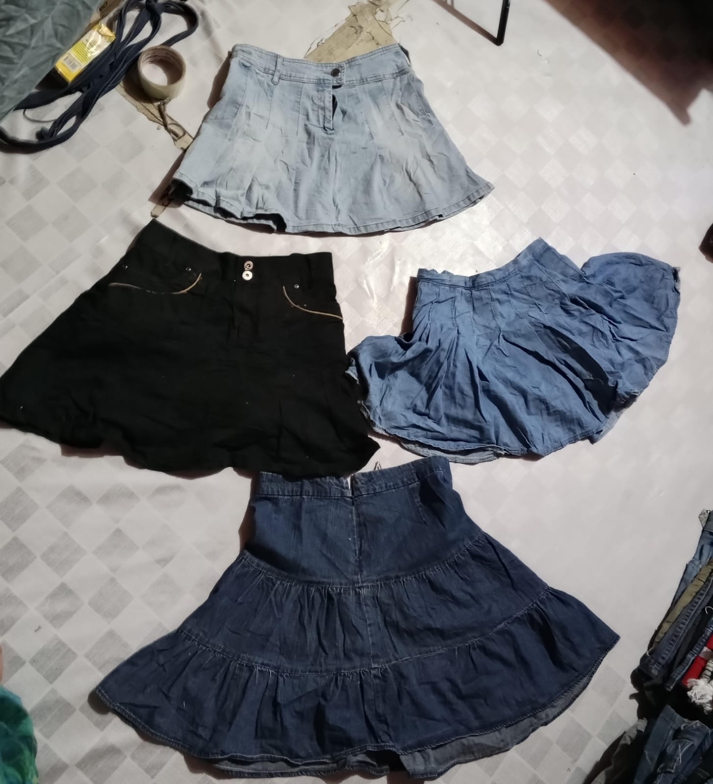 FORADIVARIUS AND OTHER MIX BRANDS MINI SKIRTS  (ID 1026)