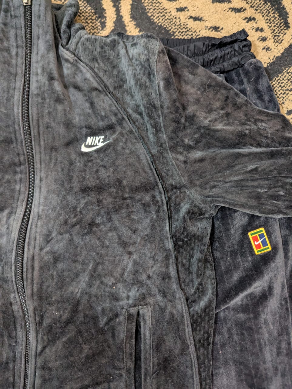 SD0133 - Ensemble de survêtements en velours pour femmes Nike - 10 pièces