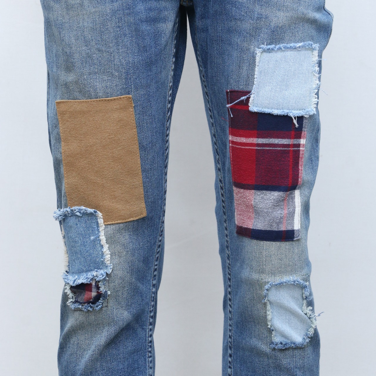 CR-168 Jean en denim avec empiècements en flanelle retravaillés