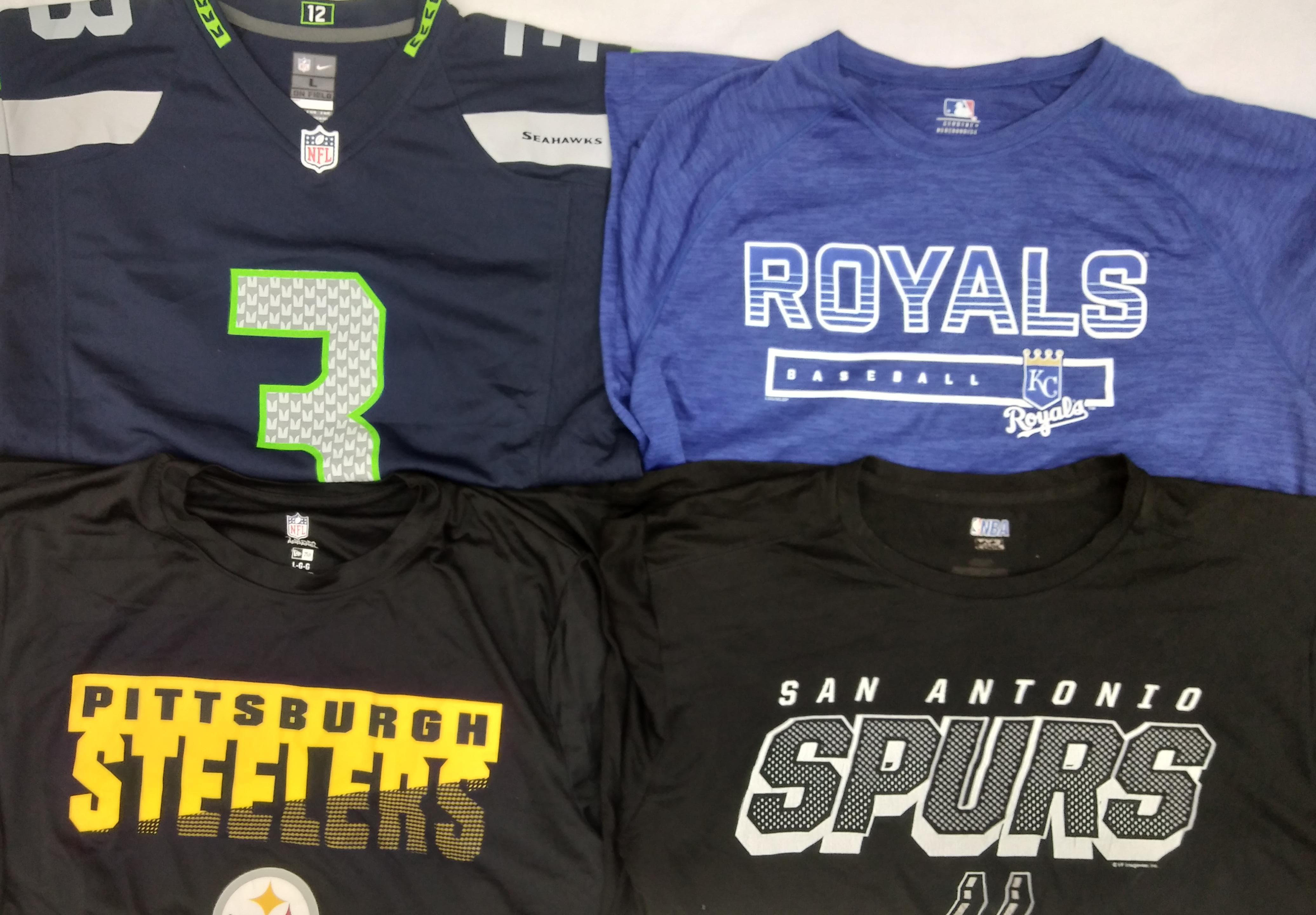 ZH0237 NFL / NBA / NHL Mix T-shirts Bundle - 16 Pcs