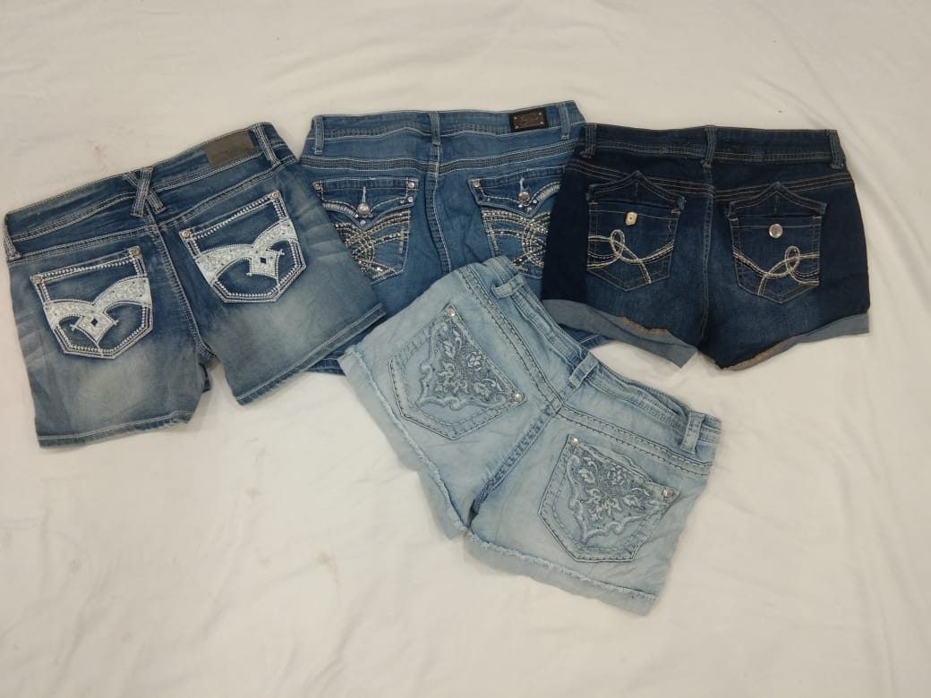 IQ0211 Y2k Throwback style mini Shorts
- 12 Pieces