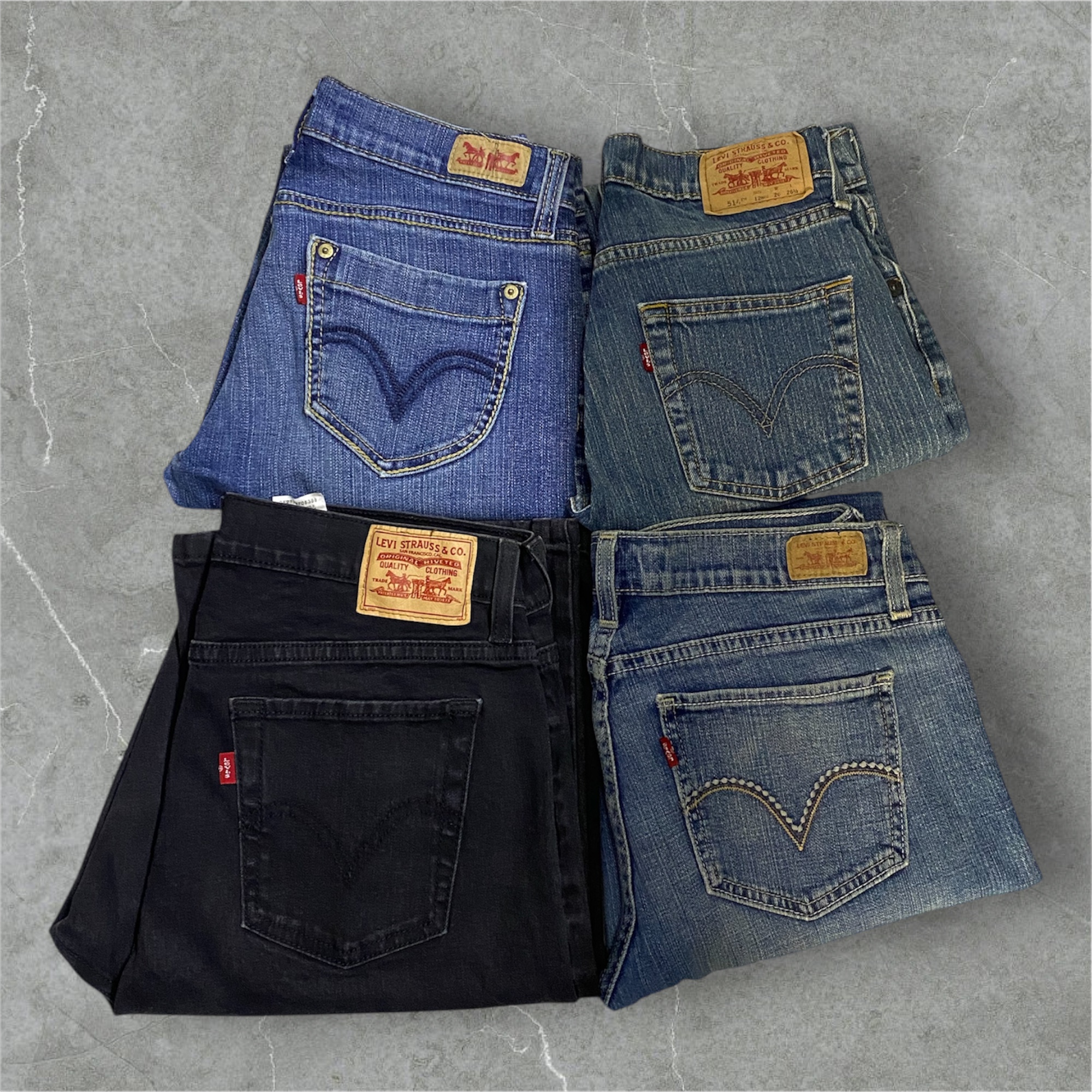 Mélangez les pantalons levi's pour femmes.