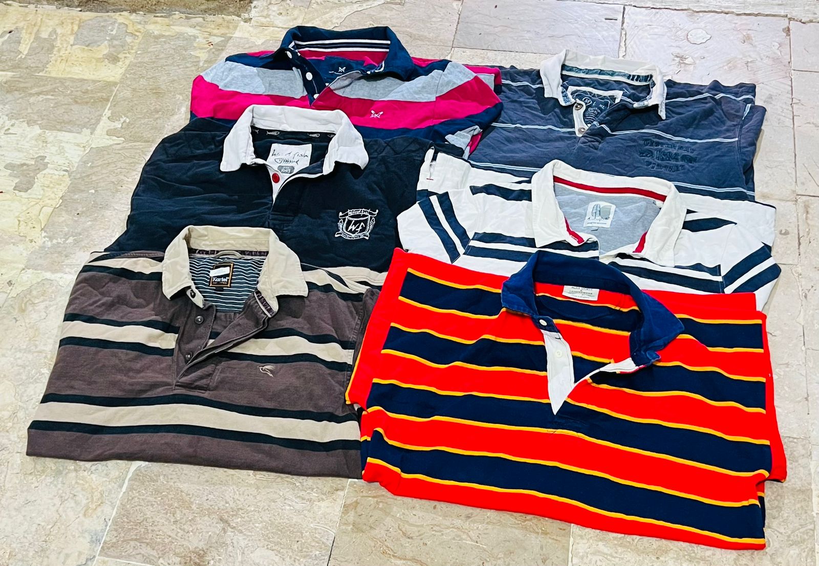 Lot de 4 maillots de rugby sans marque