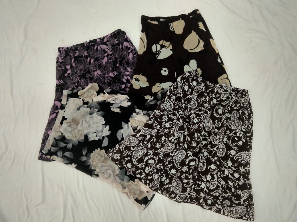 IQ0227 Y2K Italian Midi Maxi skirts -
08 pieces