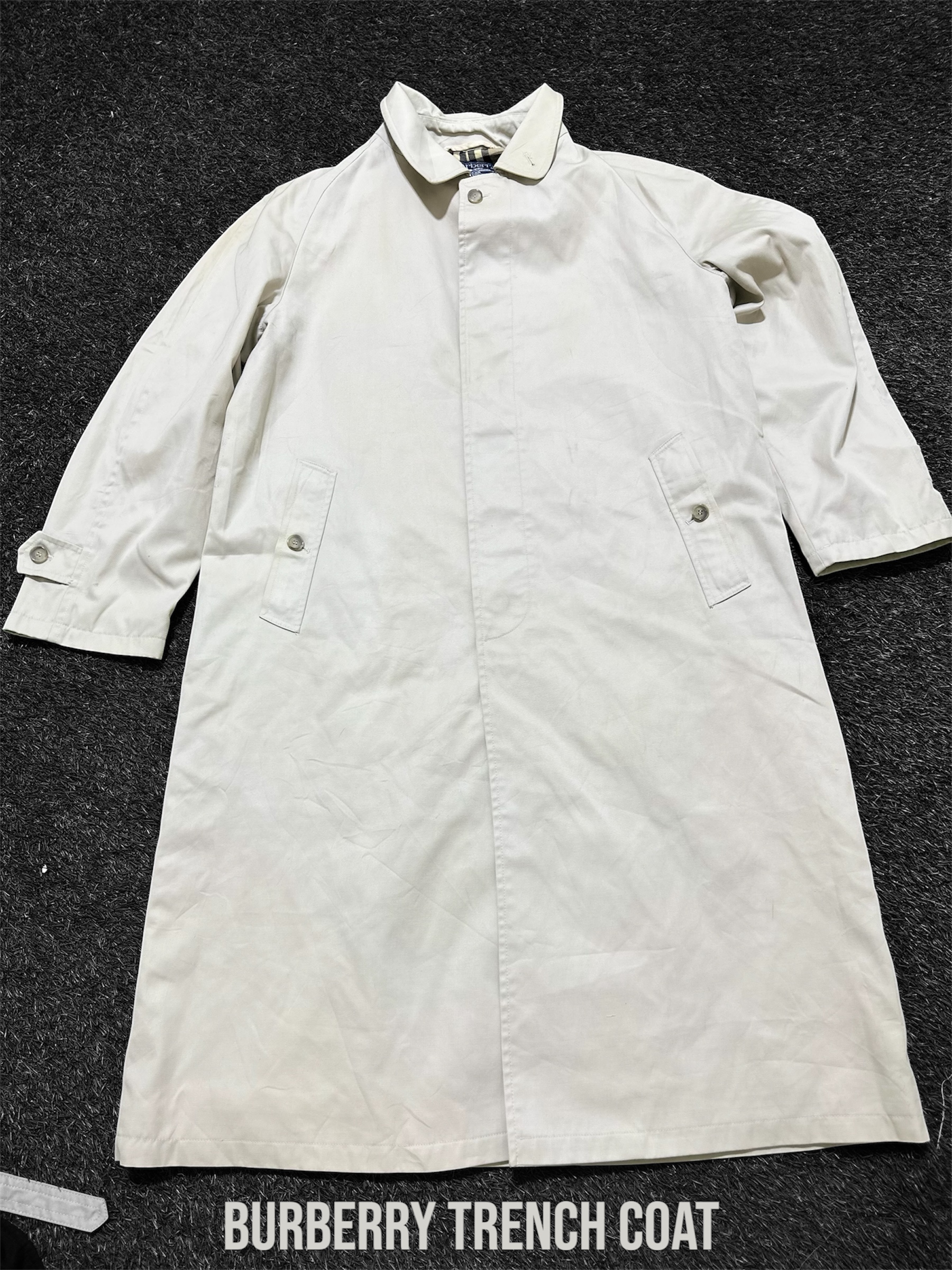 Authentic  Burberry Trench Coat 15 pcs
