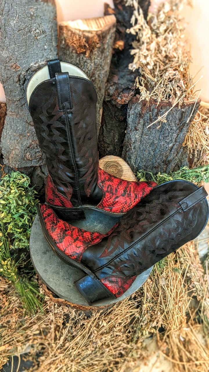 MV291# Vintage Cowboy Boot.