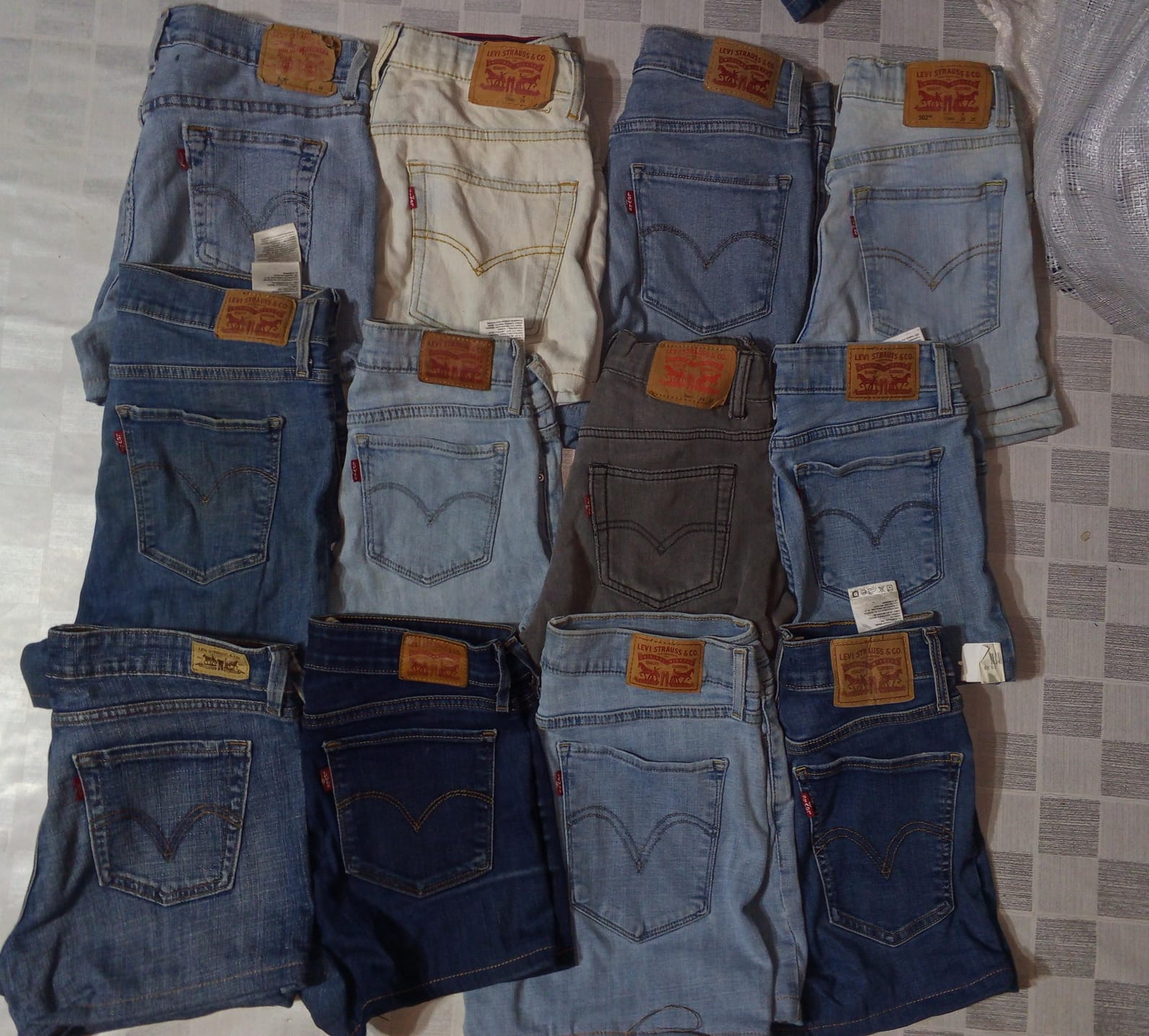 LEVI'S MINI SHORTS (ID 1166)