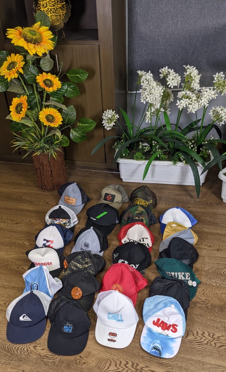 Caps