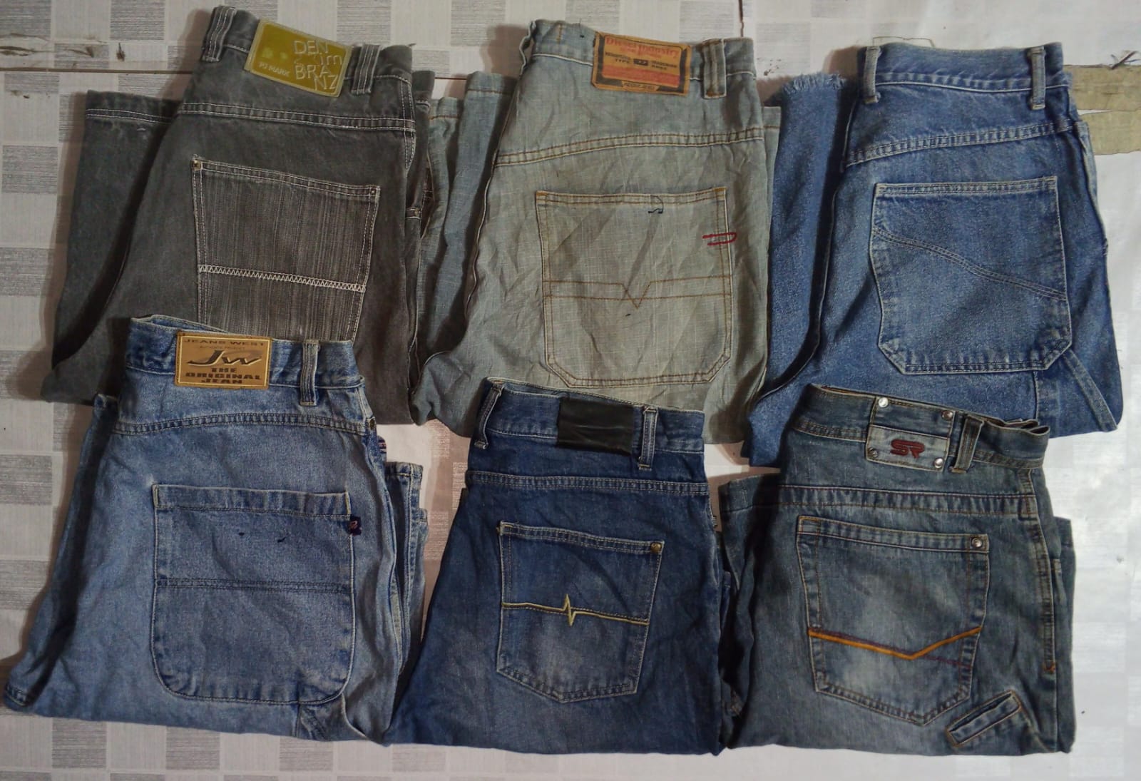 DIESEL, SILVER TAB LEVI'S AND OTHER MIX BRANDS SHORTS (MD 1076)