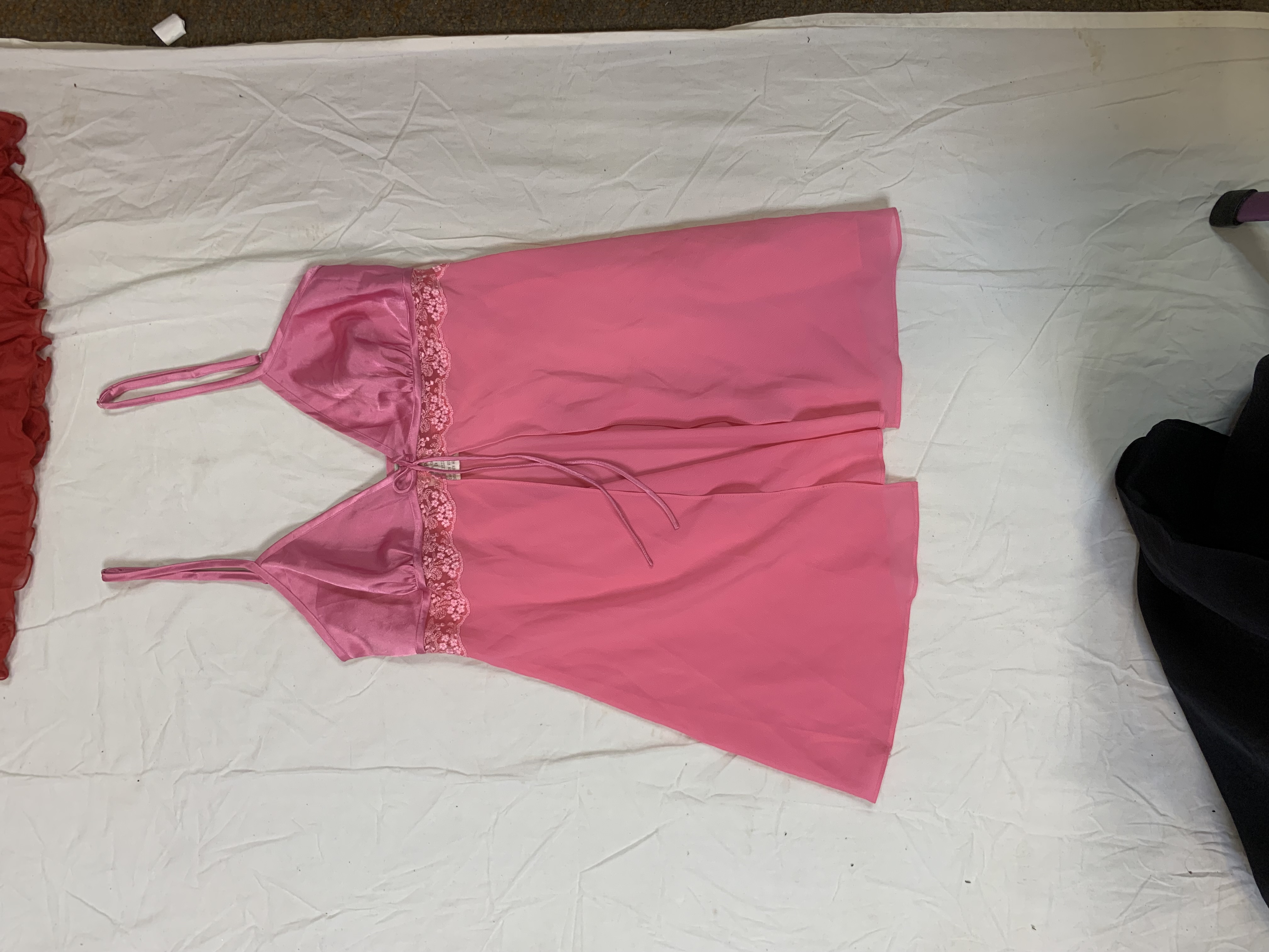 Secret Slips: Tops Y2K con un giro de Victoria’s (GRV-6-xxx)