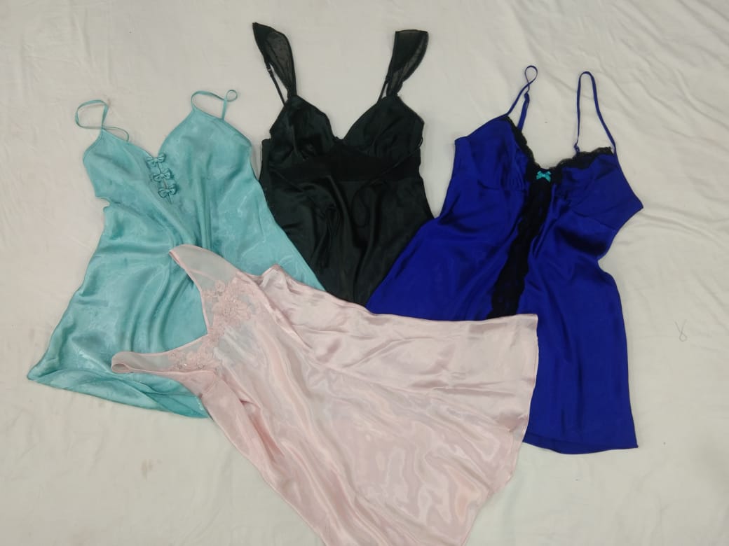 IQ0259 Y2K Soft Girl Era Slip Dresses -
08 Pieces
