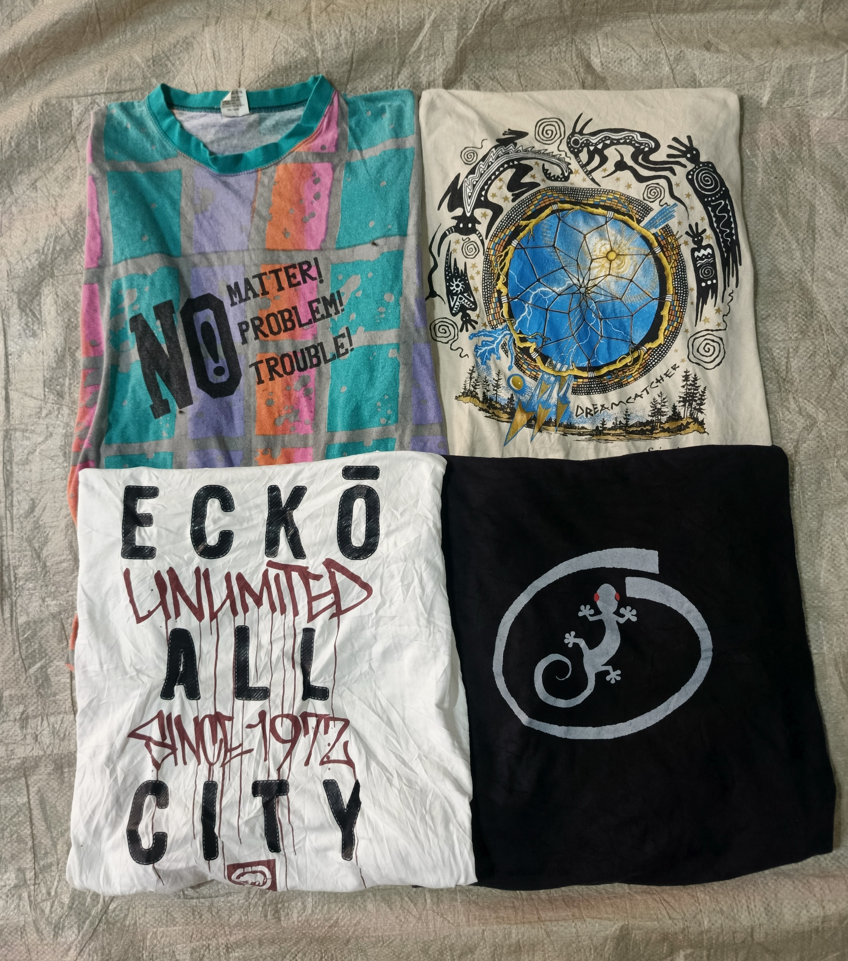 ヴィンテージ グラフィックとサーフ Tシャツ