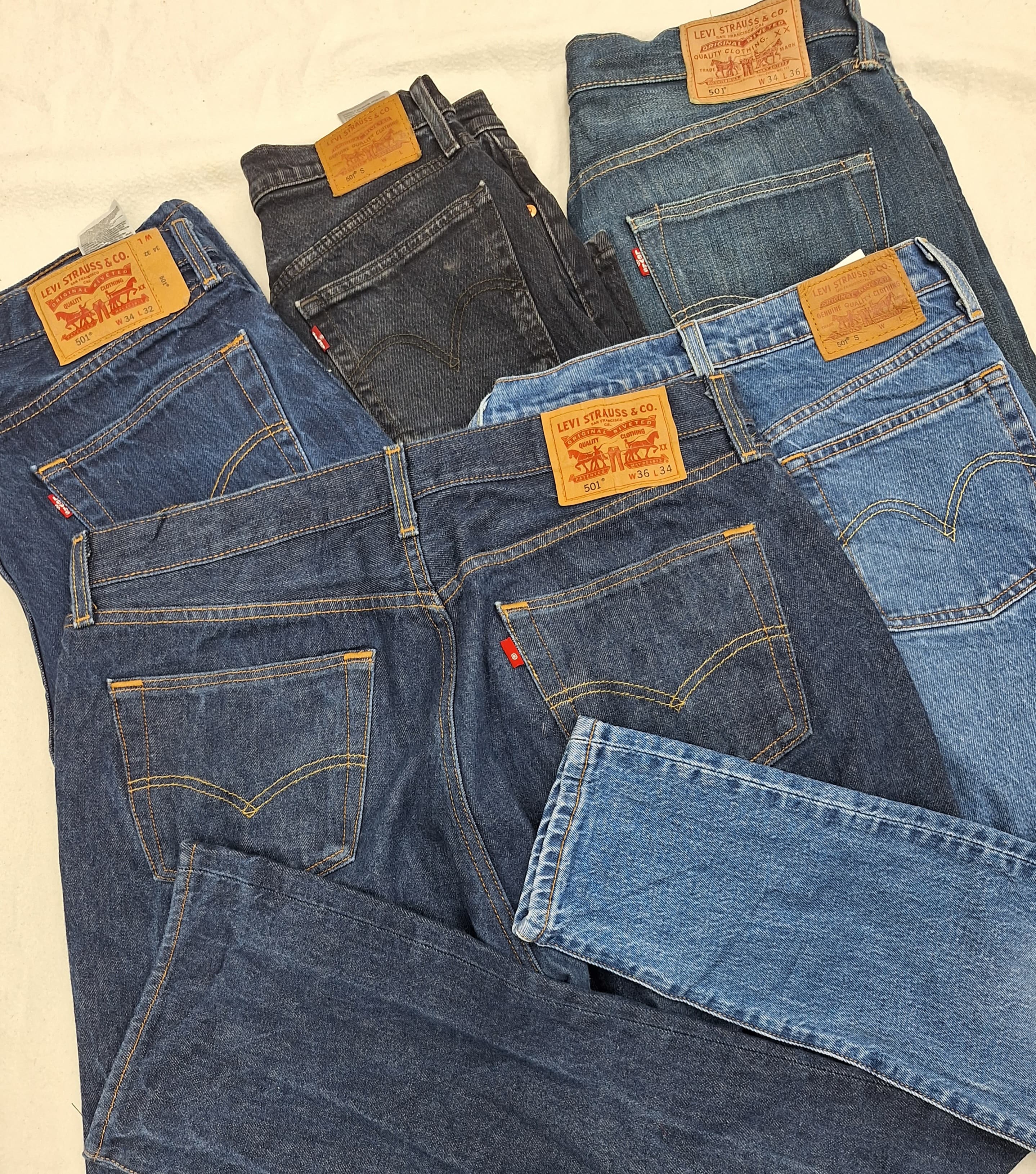ZH0402 Levi's 501 Jeans - 16 Pcs