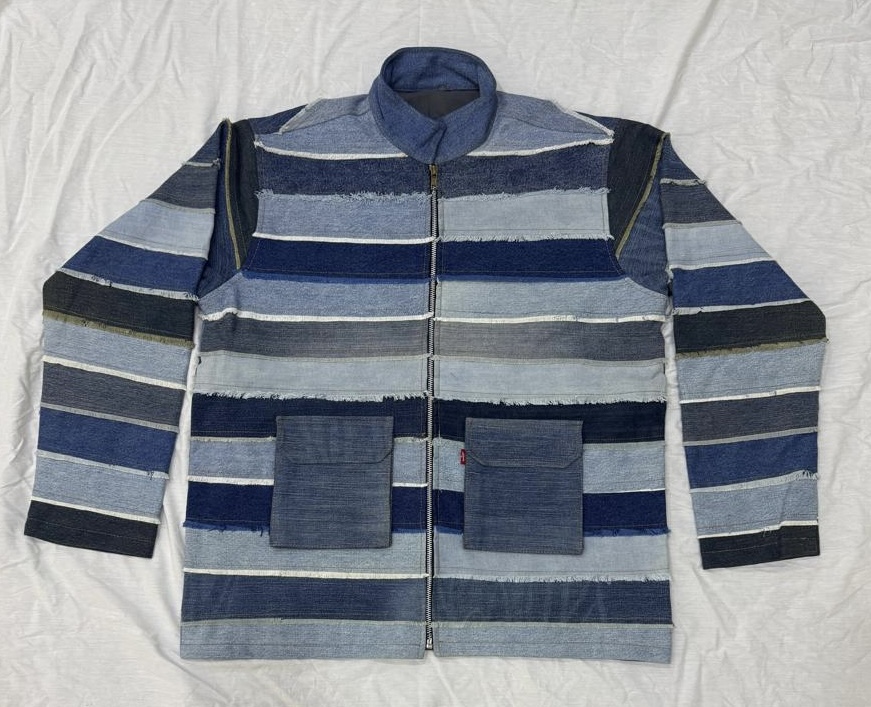 Giubbotti di jeans Levi's con cintura riciclati