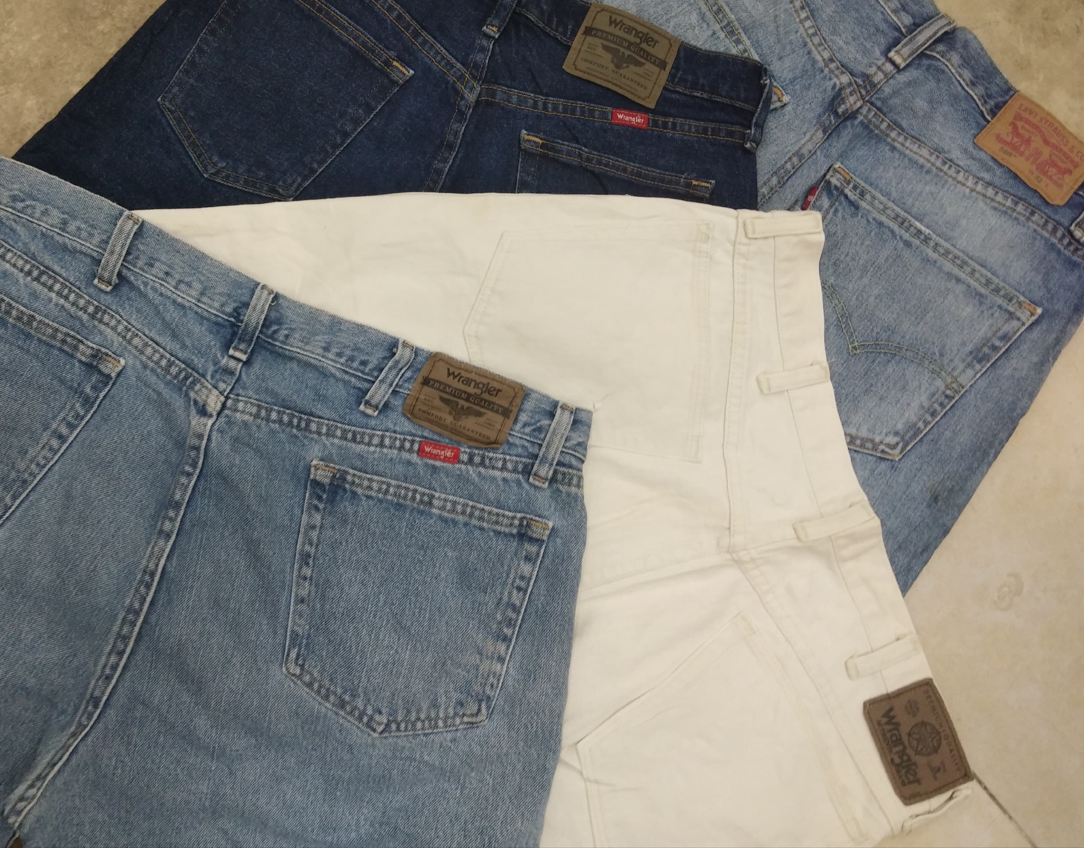 CZ0395 Levi's Wrangler Mix Shorts - 21Pcs