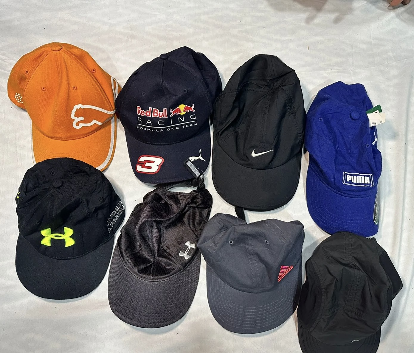 ビンテージのブランドキャップ（Nikeを含む）