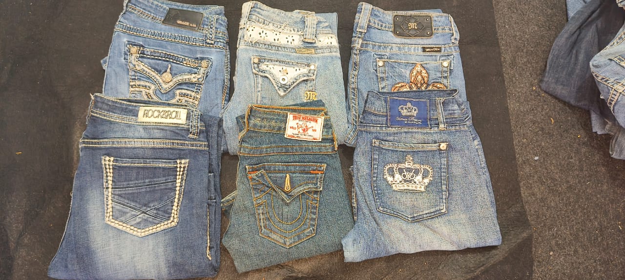 Miss me, True religion, rock revival Mix Brand Flared woman jeans