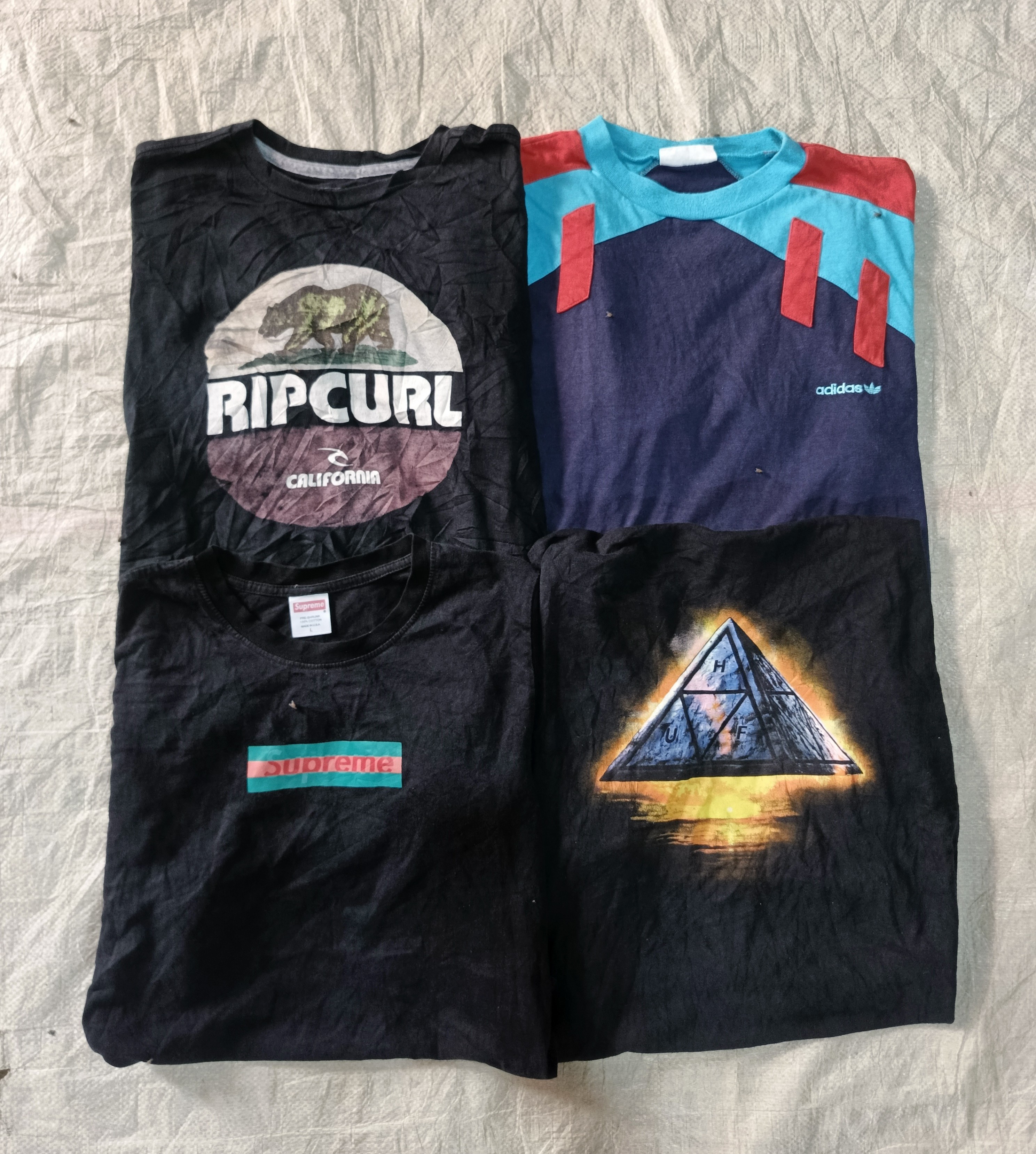 シュプリームとヴィンテージミックスブランドのTシャツ