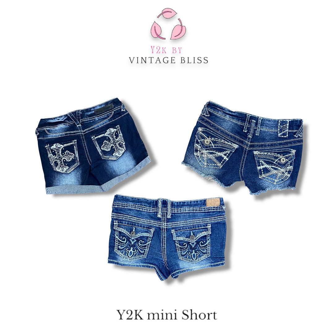 Mini Shorts – Y2K / Streetwear Style