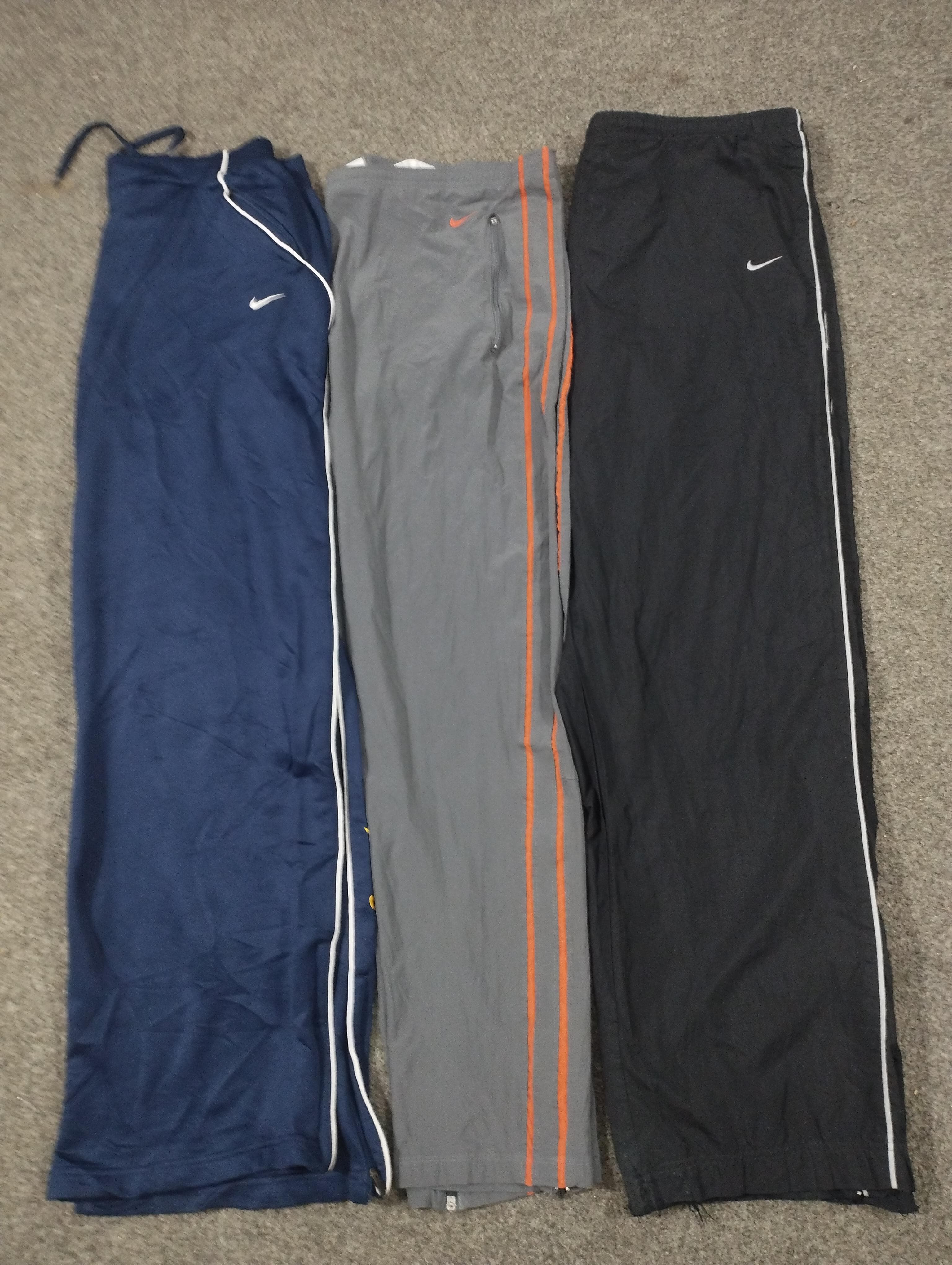 本物のヴィンテージNikeトラックパンツ