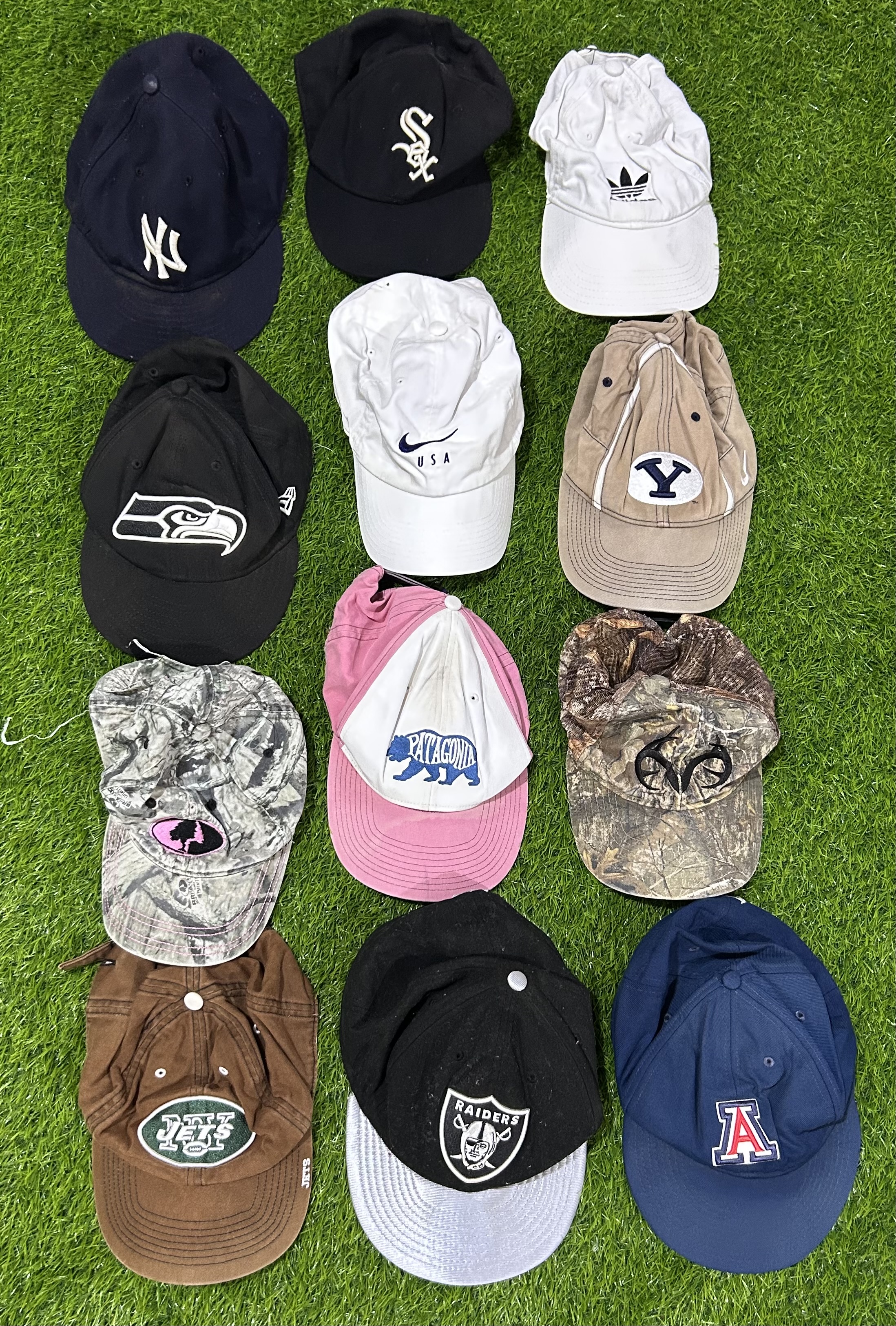 Mix Marken- und Baseballmützen