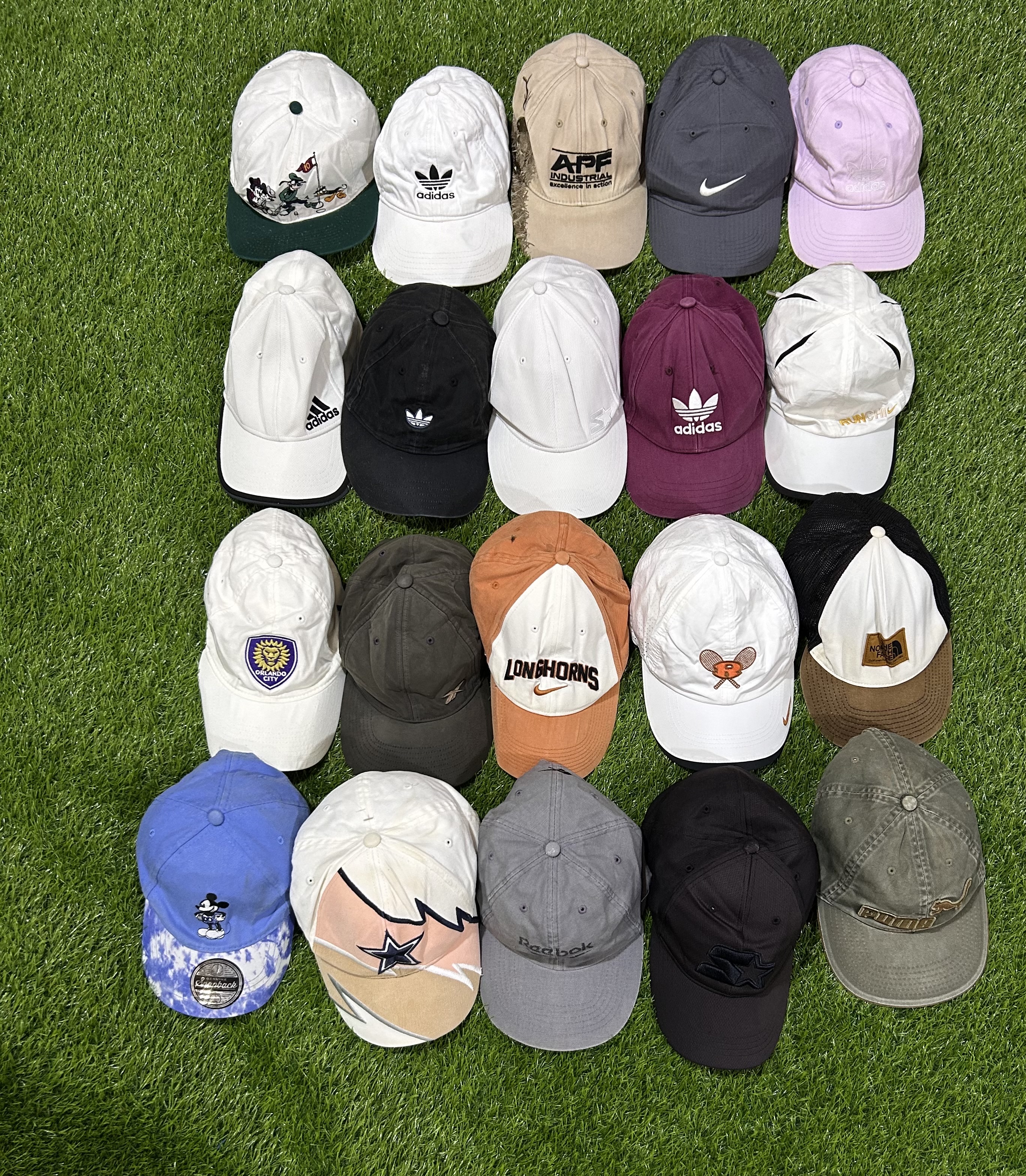 Casquettes de marques mélangées