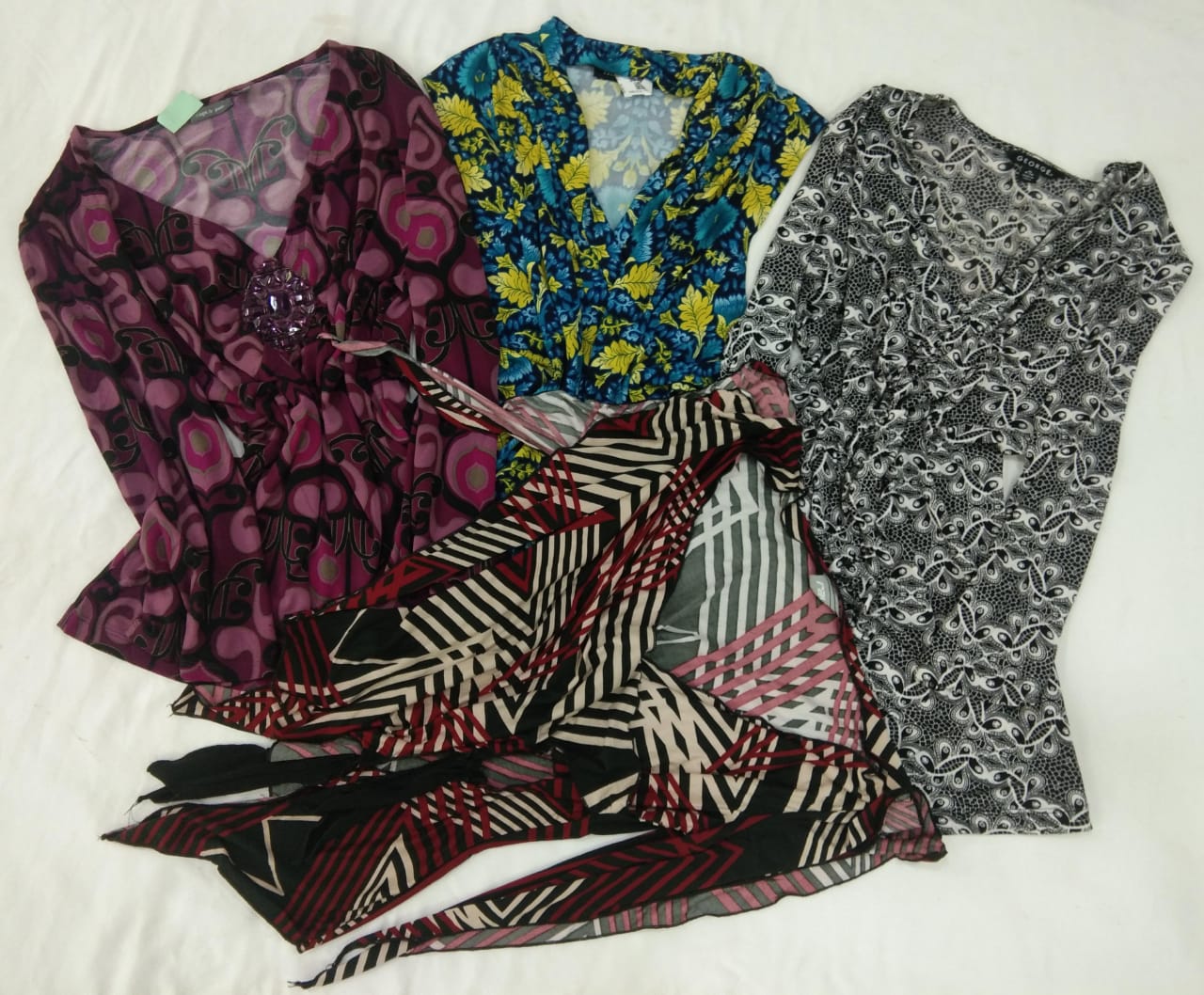 IQ0331 Y2K Italian Tops
- 10 pieces