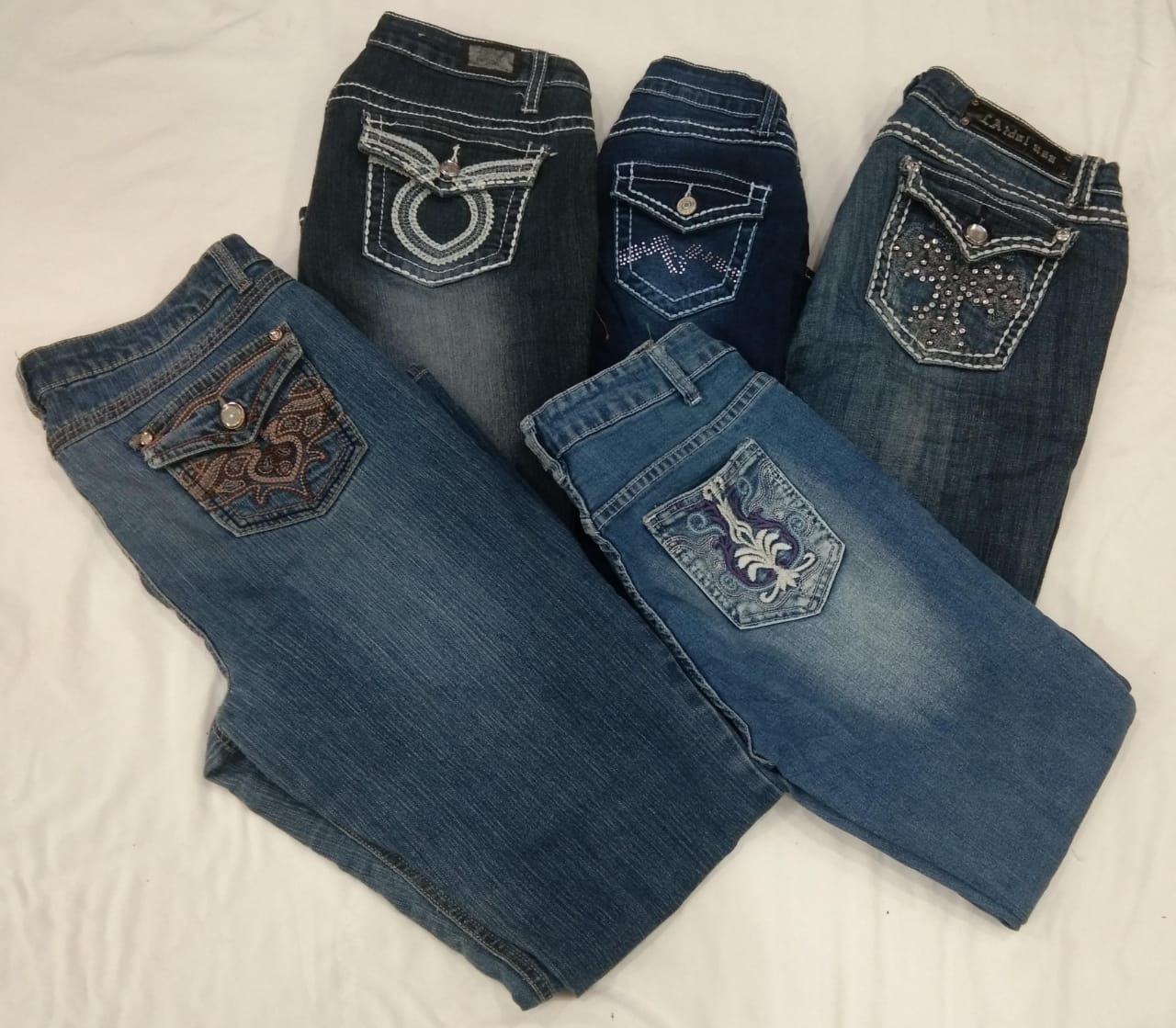 IQ0336 Y2K Embellished Flare Jeans -
10 pieces