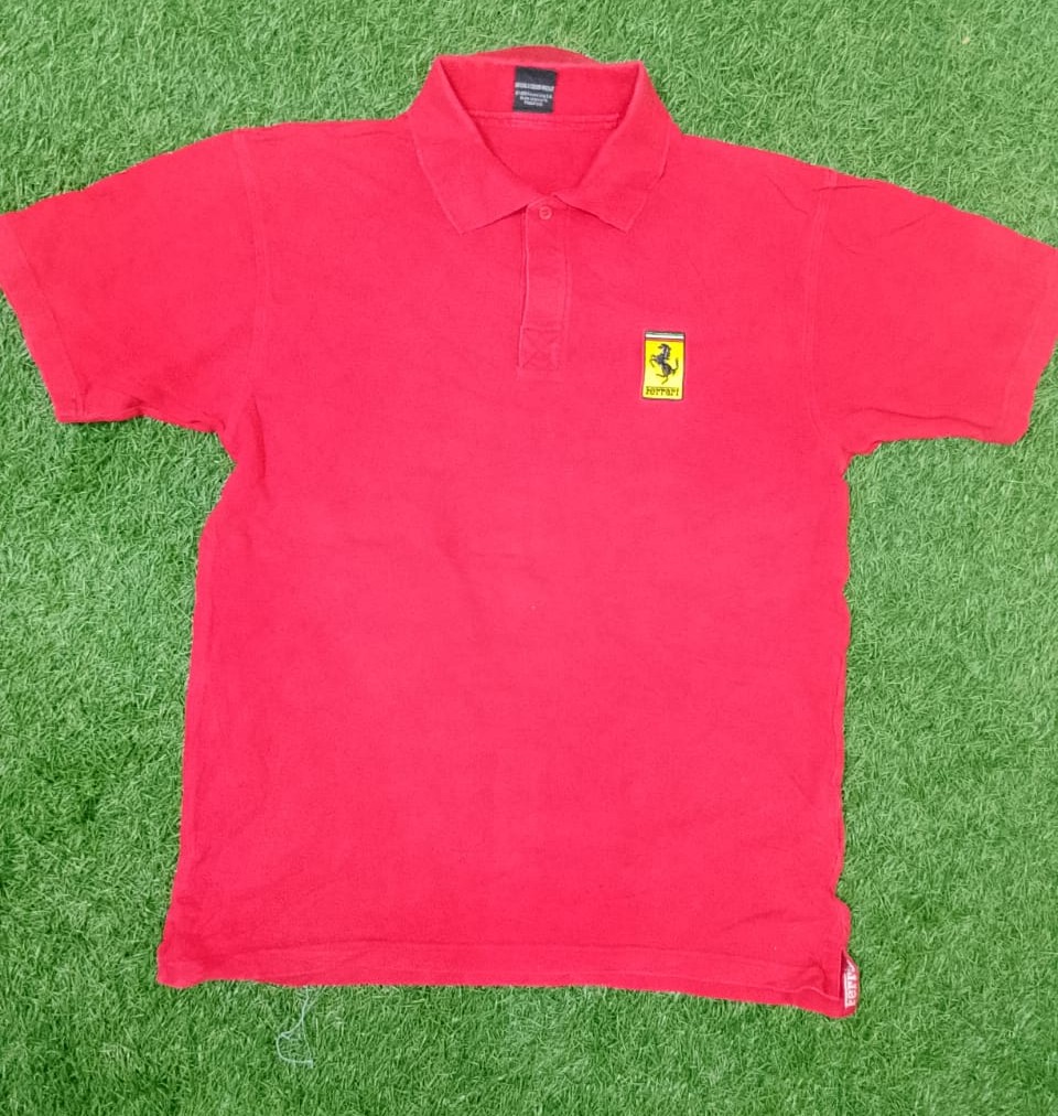 T-shirt con logo UN004