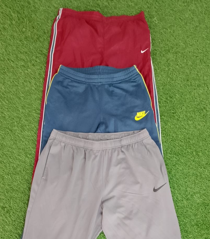 Authentische Nike Jogginghose UN003