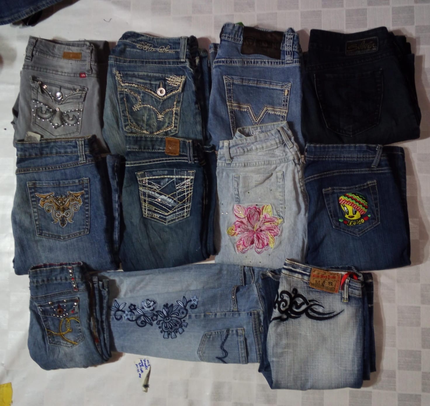 「LEVI'S とその他のミックスブランドジーンズ (ID 1223)」