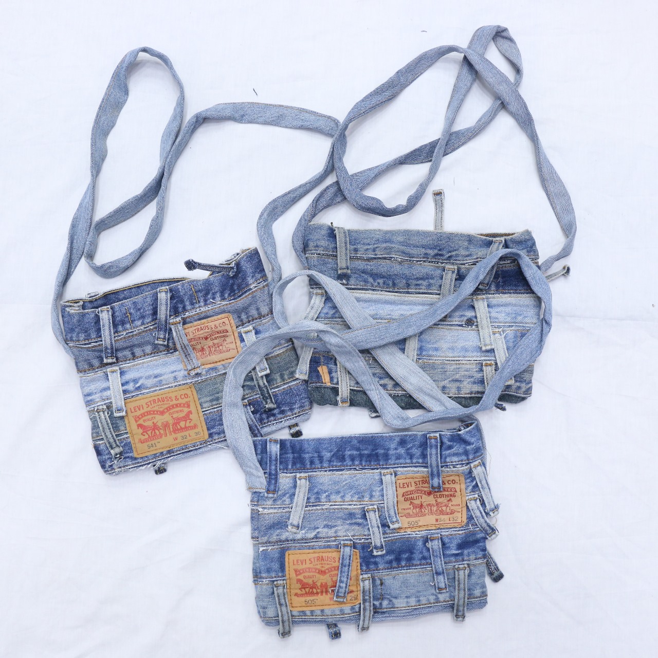 CR4614 Upcycled Patchwork Levi's Denim Taschen
