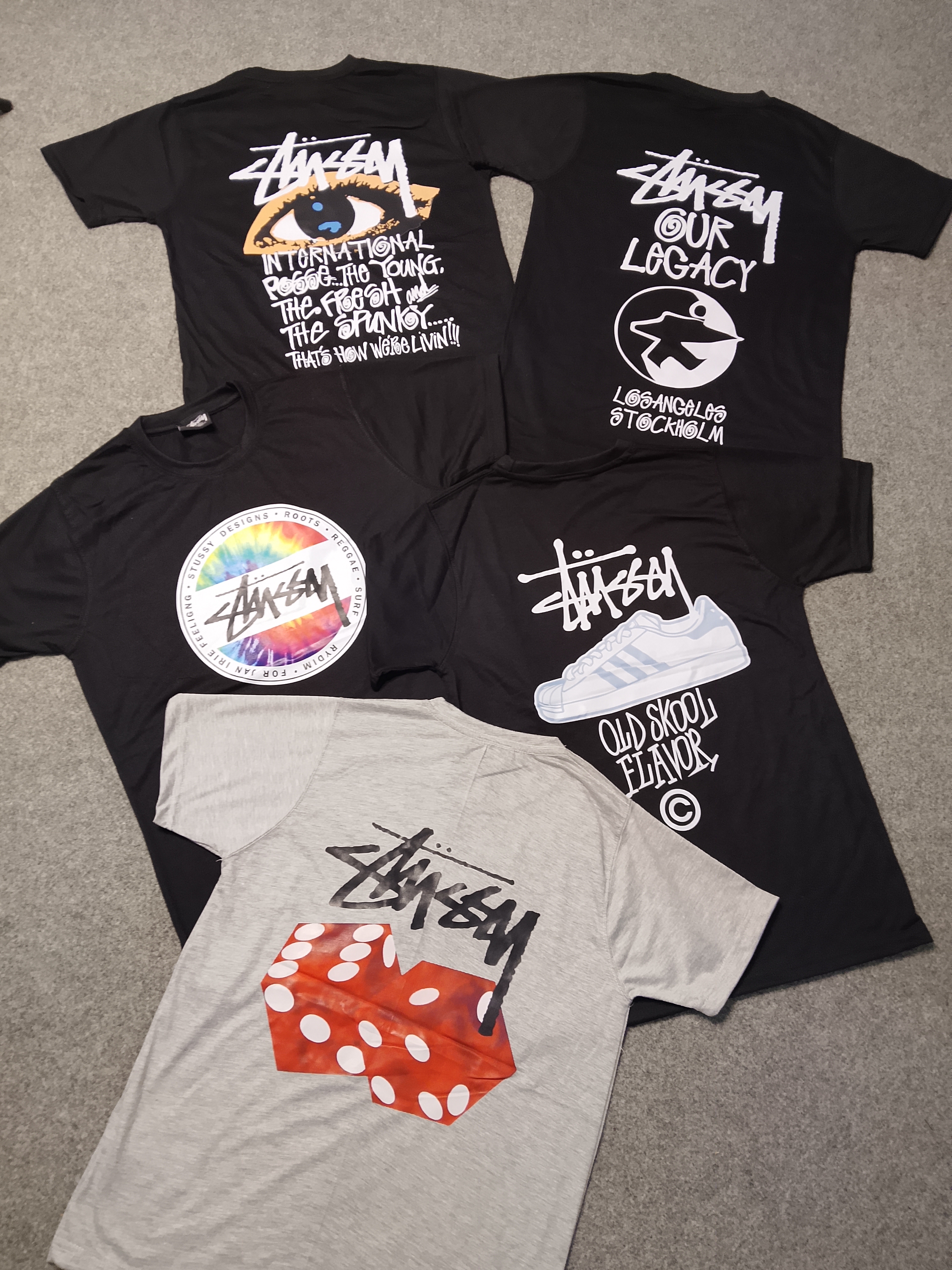 T-shirts au design mixte réimaginés par Stussy