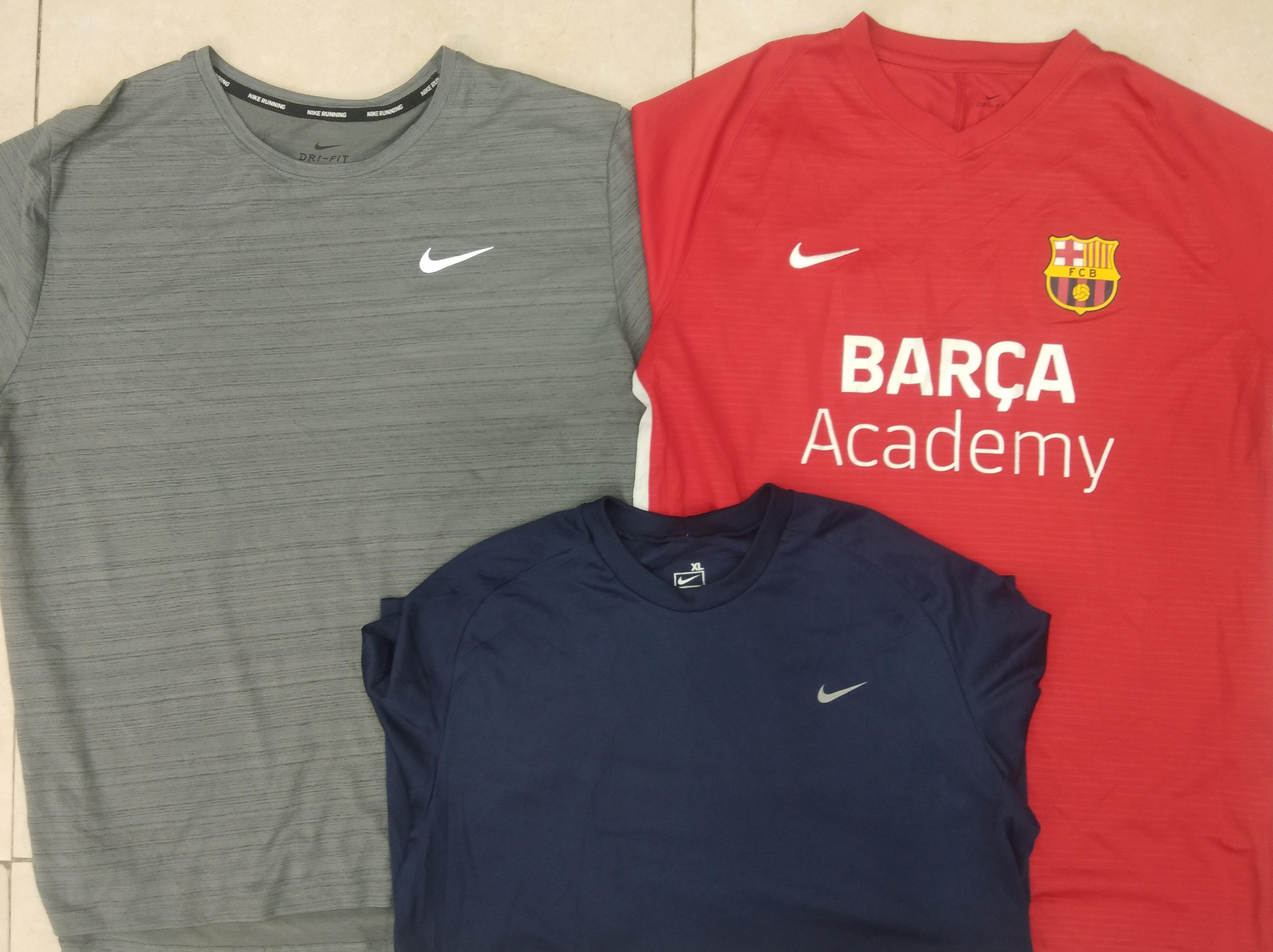 CT1056 Nike Sport T-Shirts