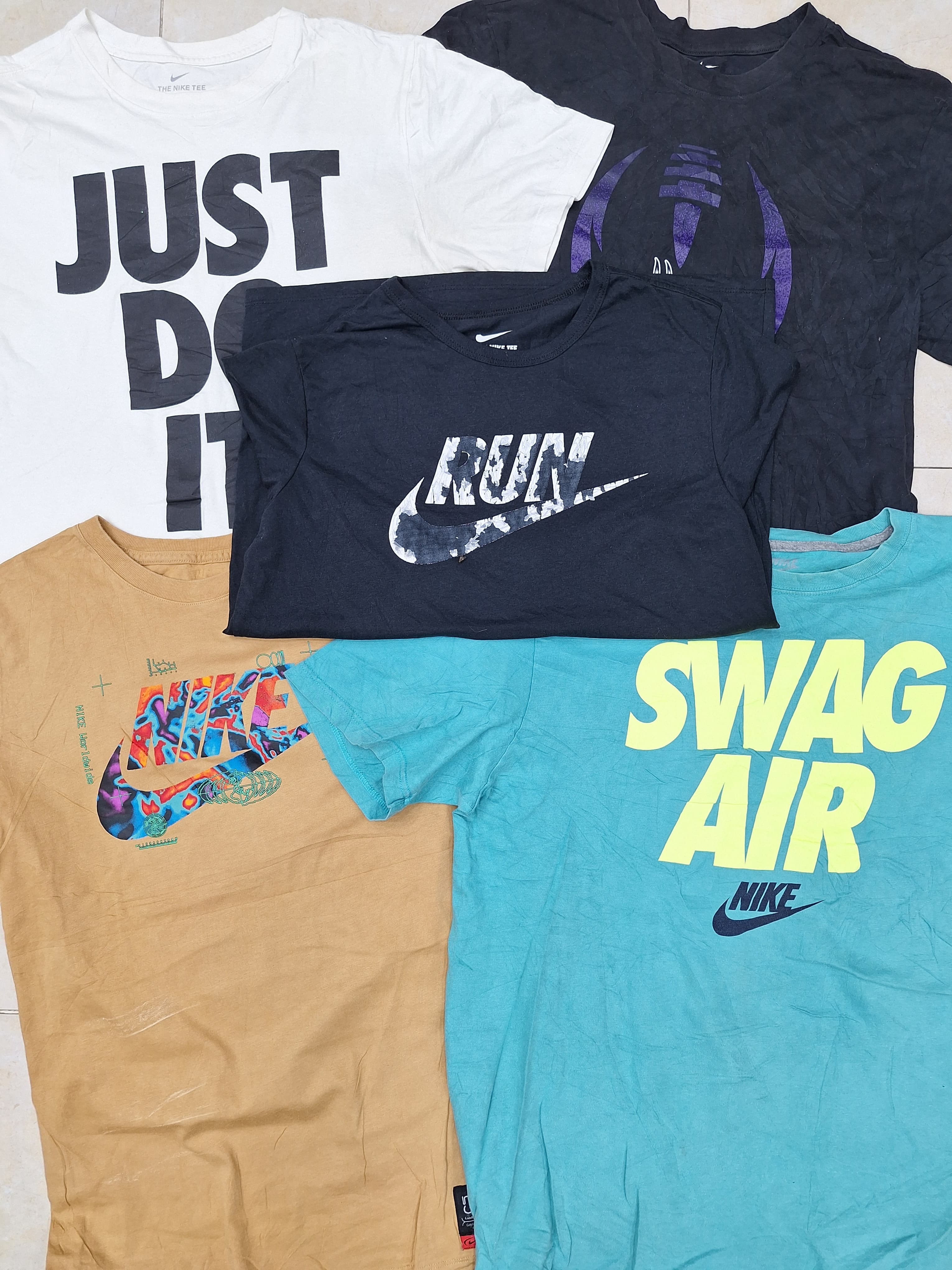 CT1084 Nike Printed T-shirts