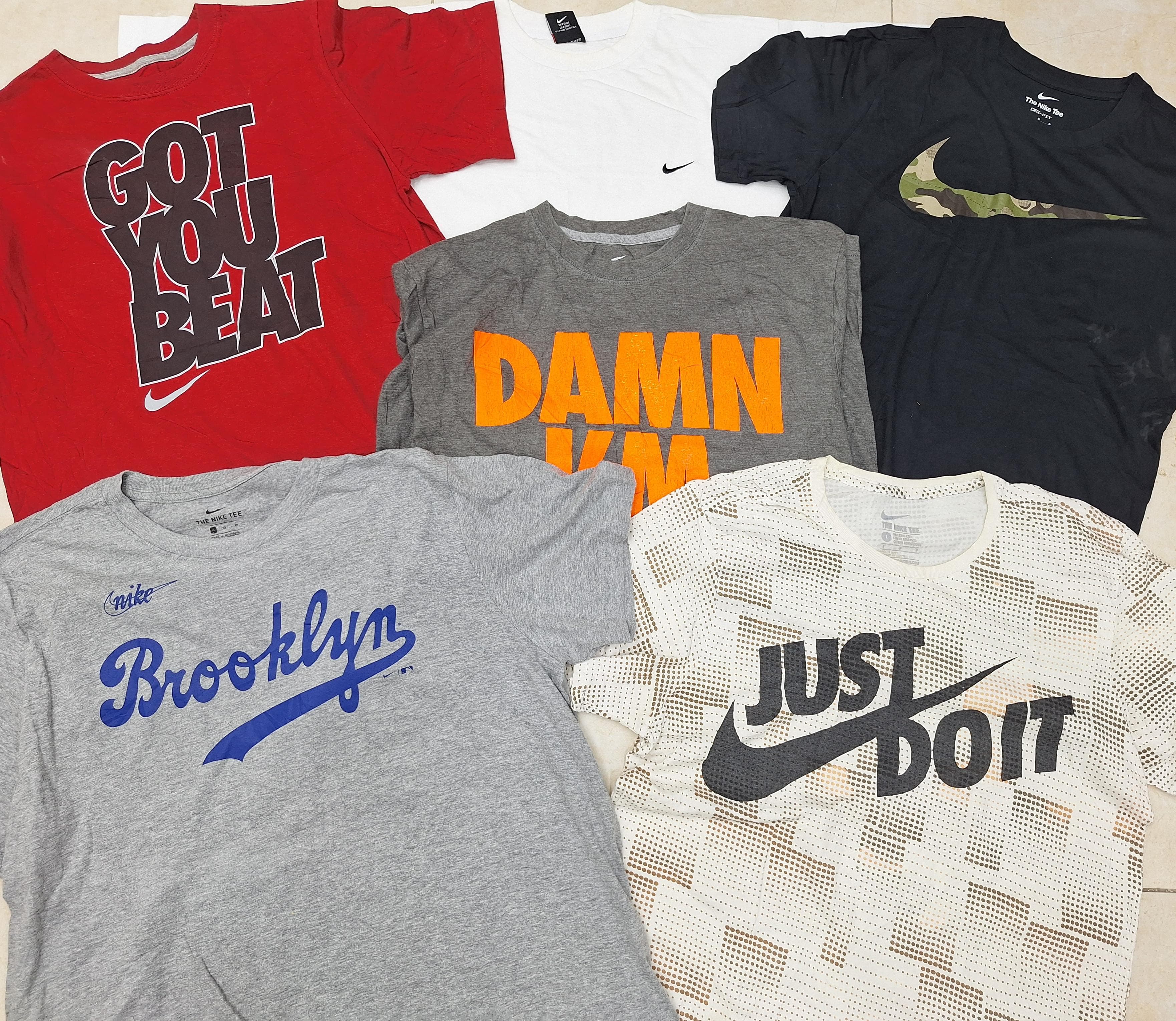 CT1088 Nike Printed T-shirts