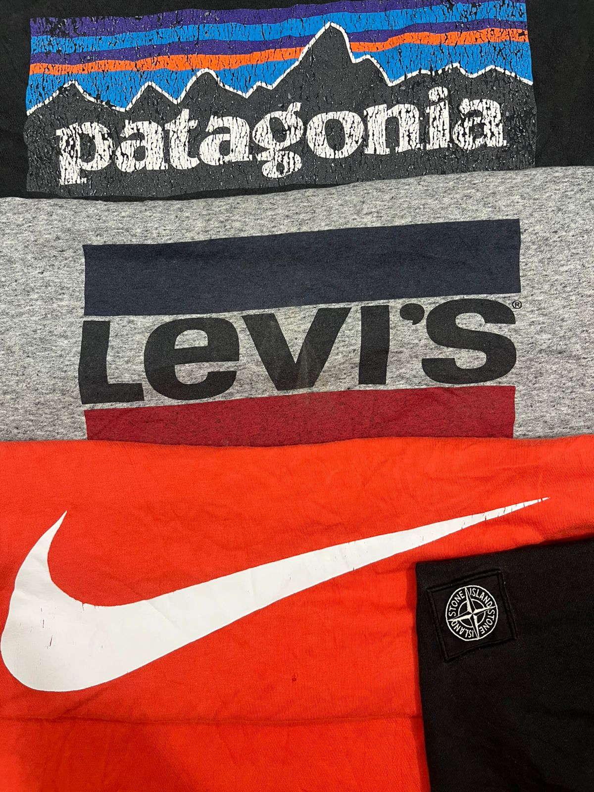 Marken-T-Shirts oder T-Shirts