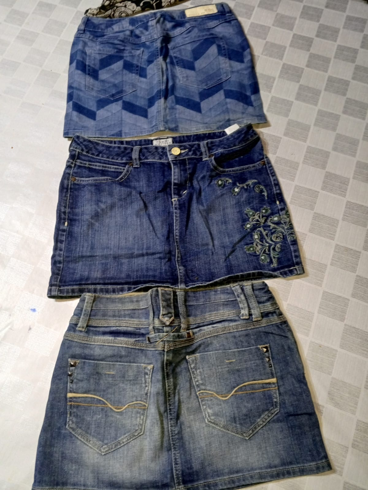 TOMMY HILFIGER AND OTHER BRANDS MINI SKIRTS (ID 593)