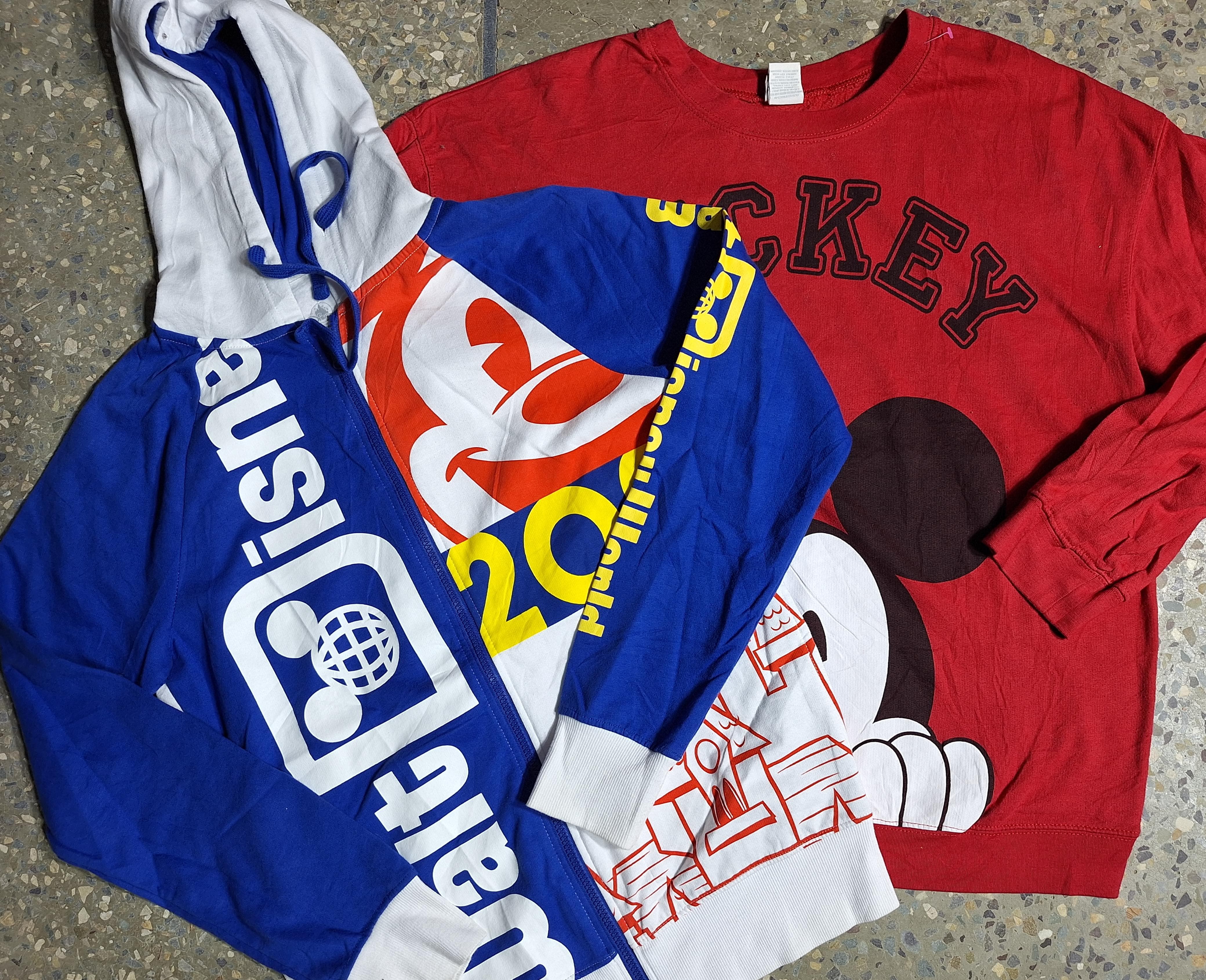 CT1350 Disney Mix Hoodies & Sweatshirts Bundle