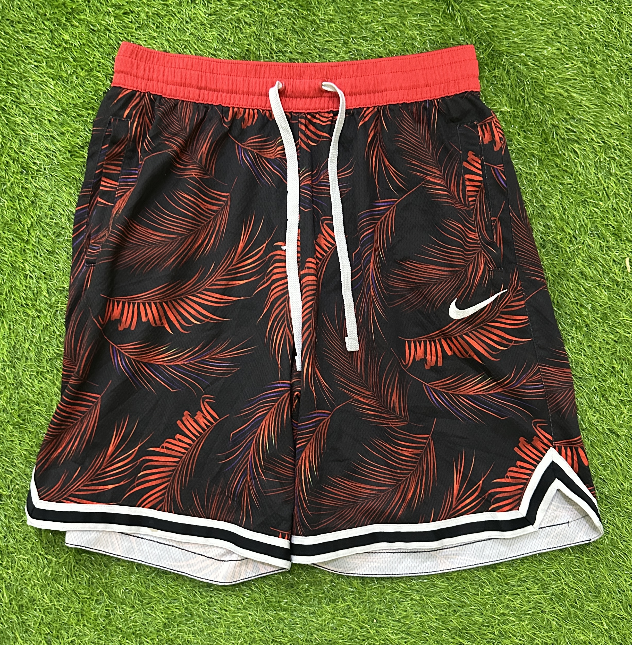 スポーツショーツ
