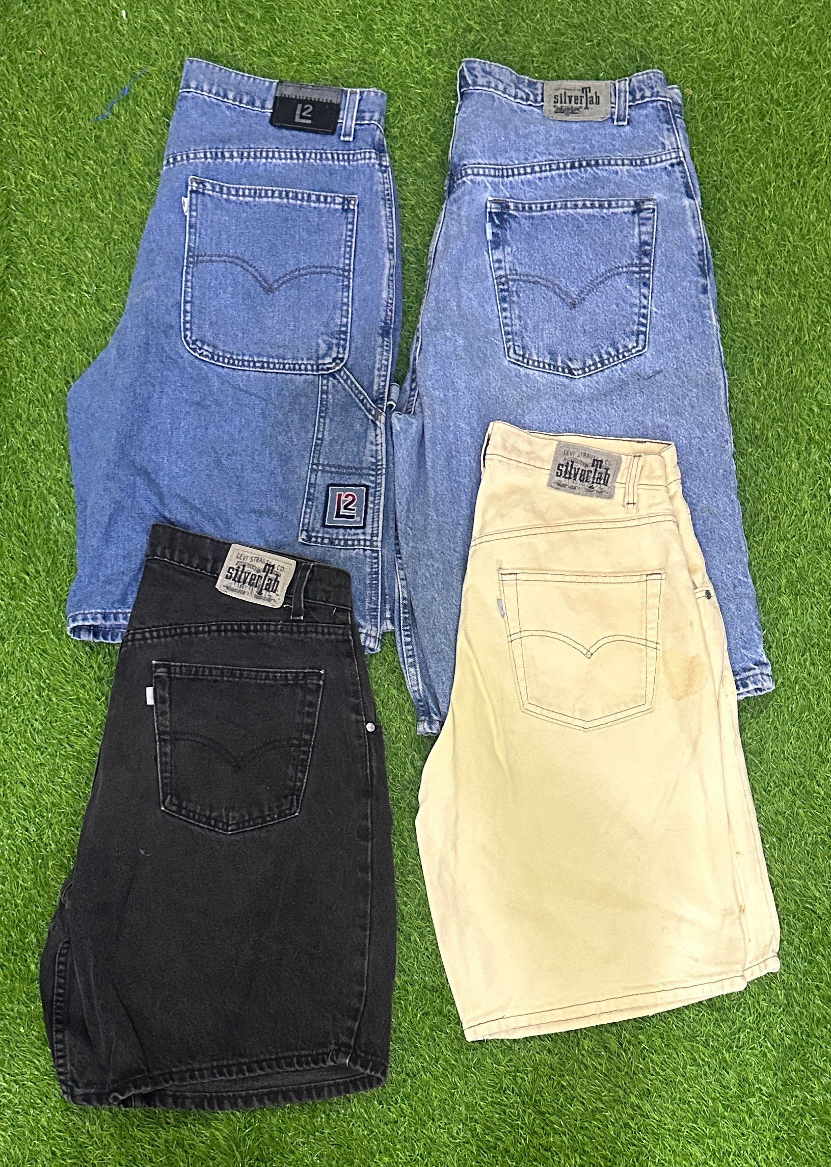 Silberne Tab-Shorts