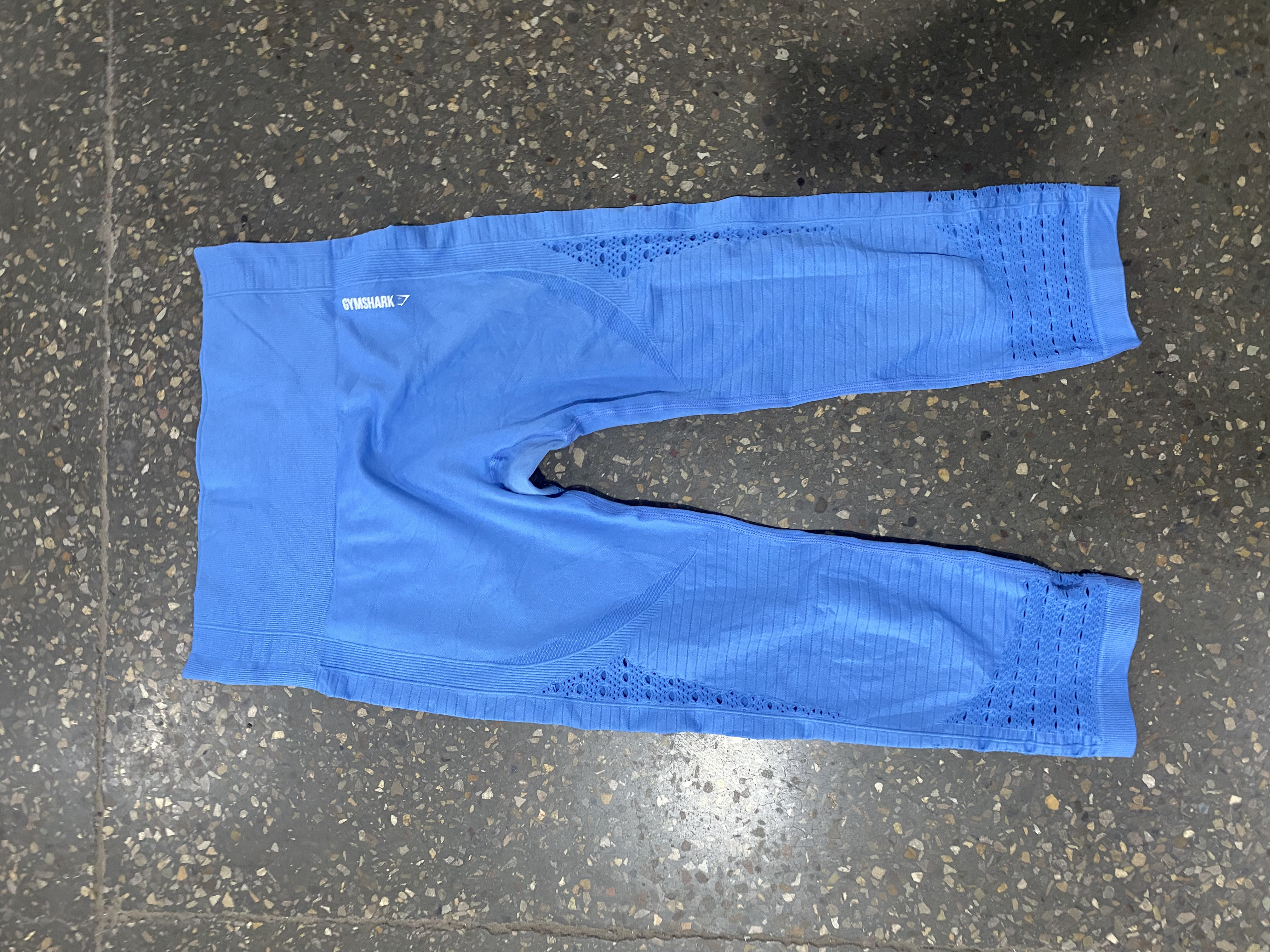 03 | Gym Shark leggings