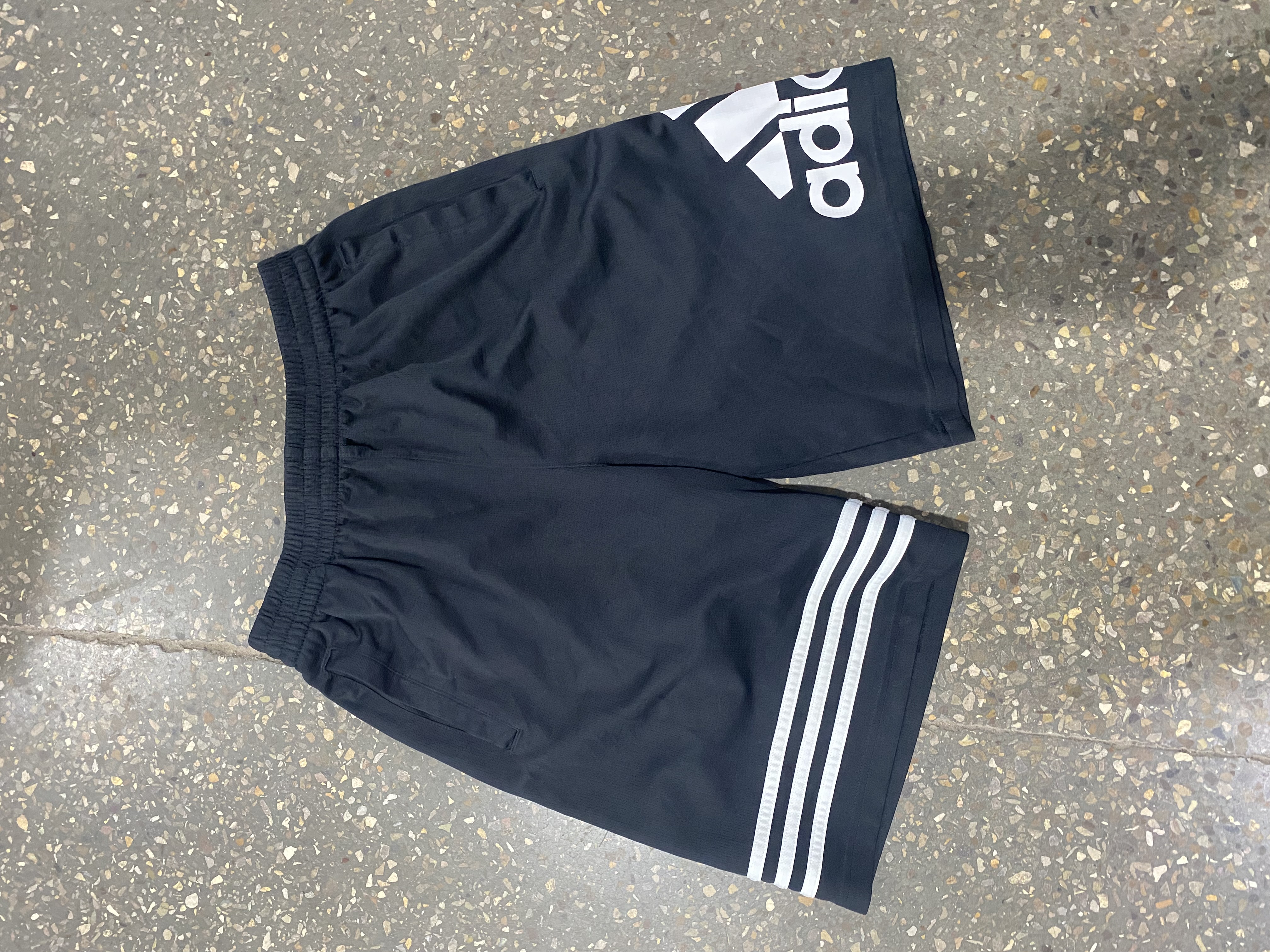 09 | Men mix brand short